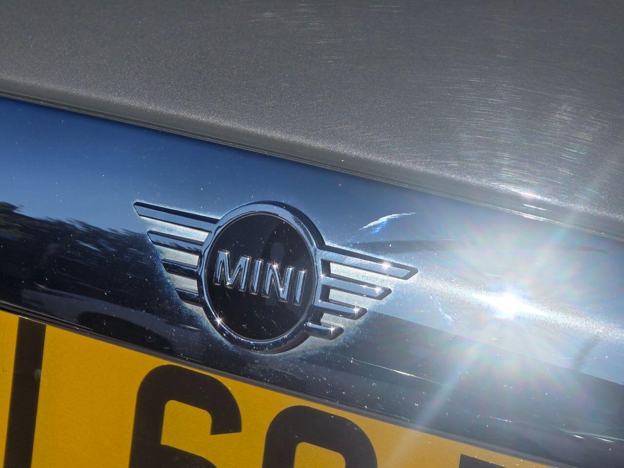 Mini Cooper view 37