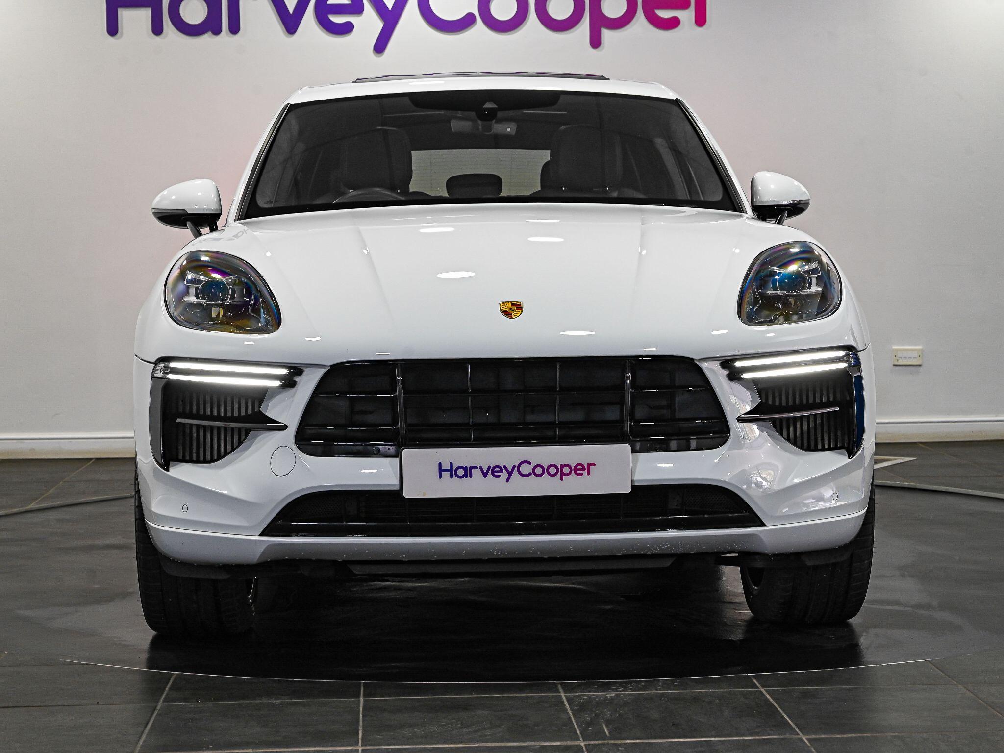 Porsche Macan view 17