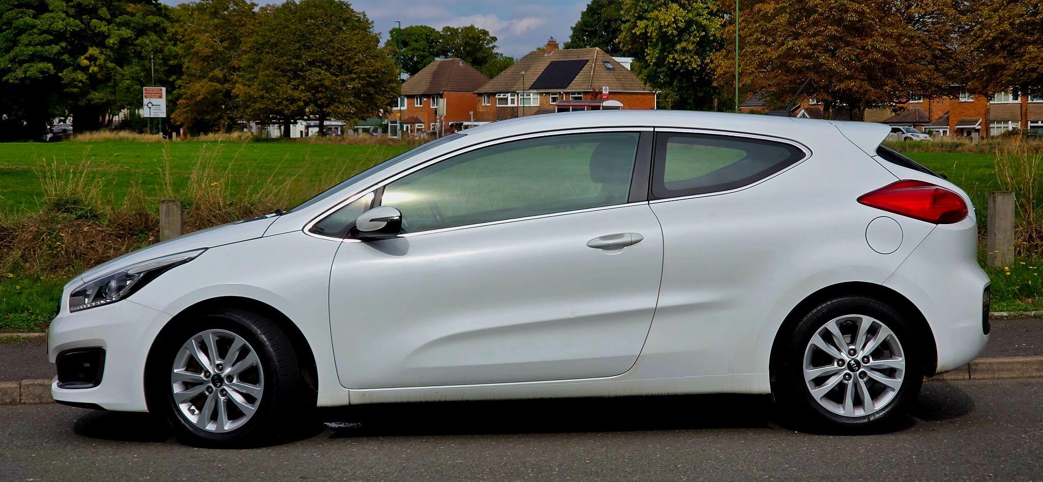 Kia ProCeed view 22