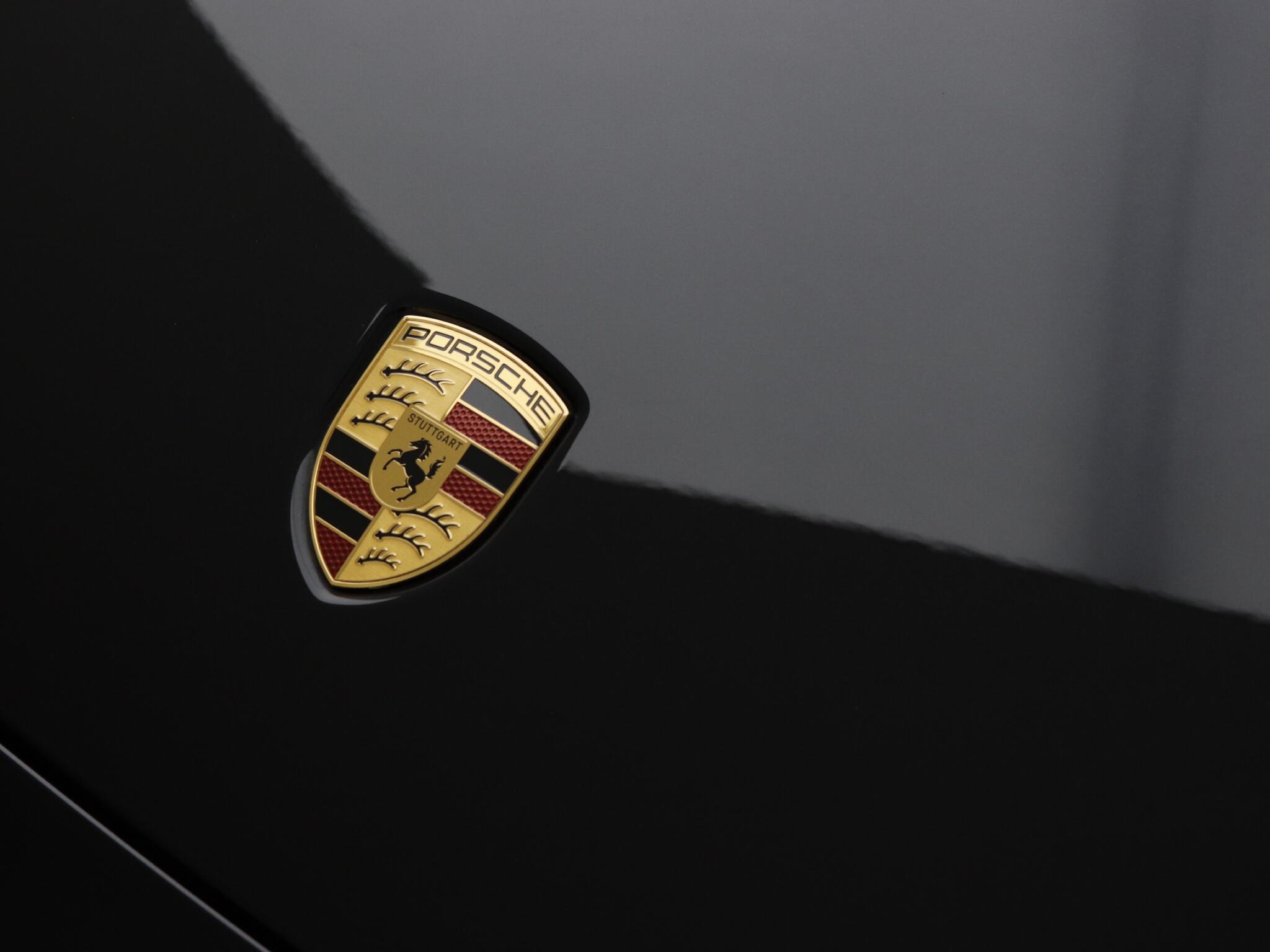 Porsche 911 view 20