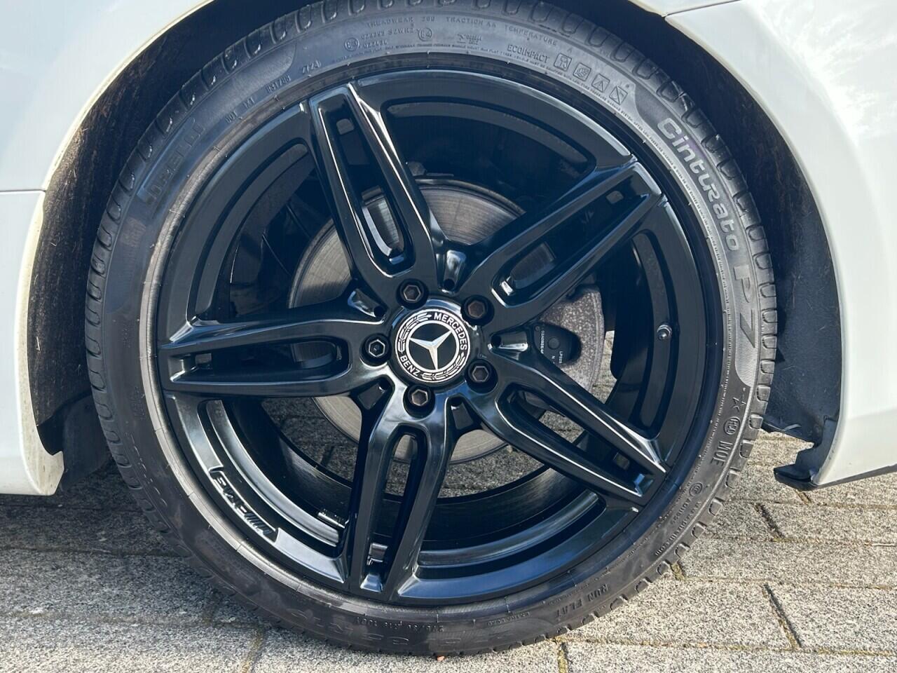 Mercedes-Benz E-Class view 43