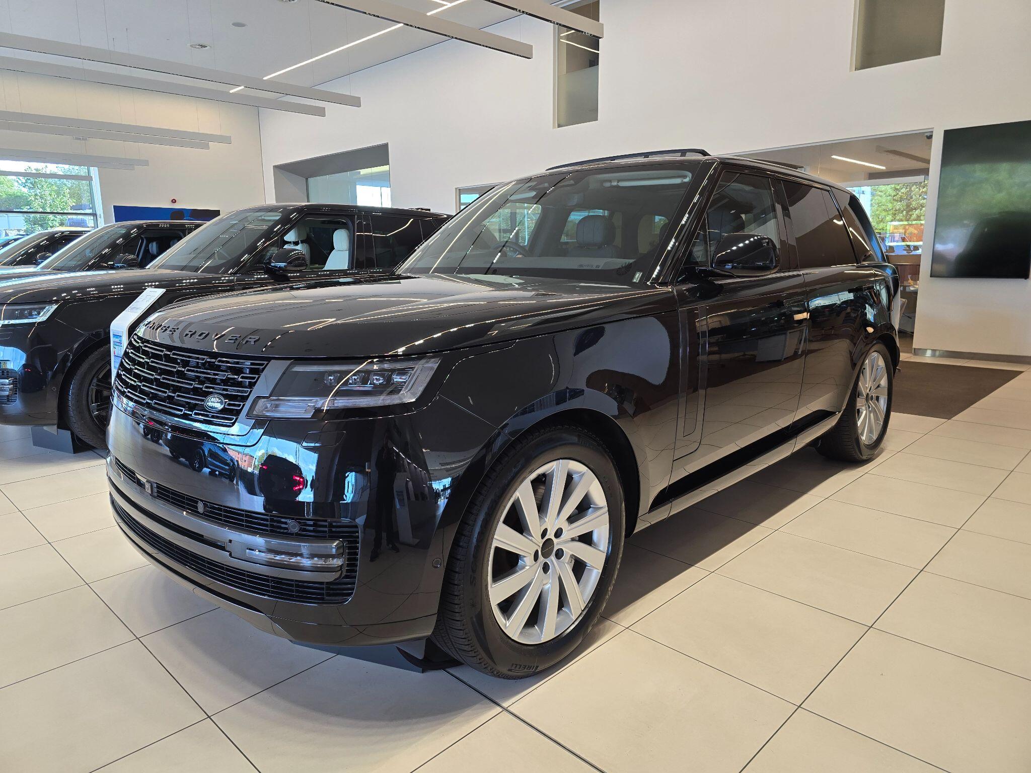 Land Rover Range Rover view 3