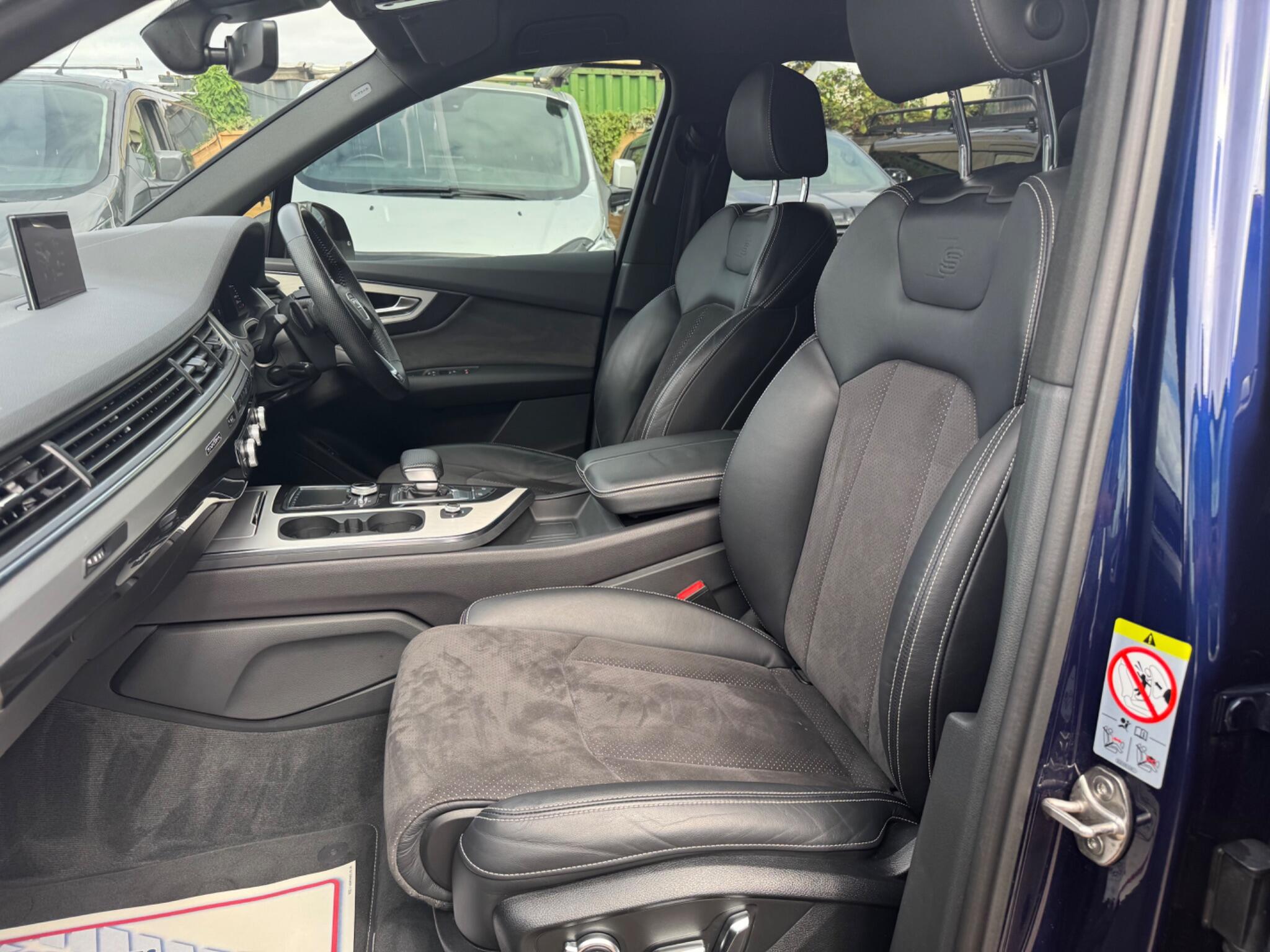 Audi Q7 view 59