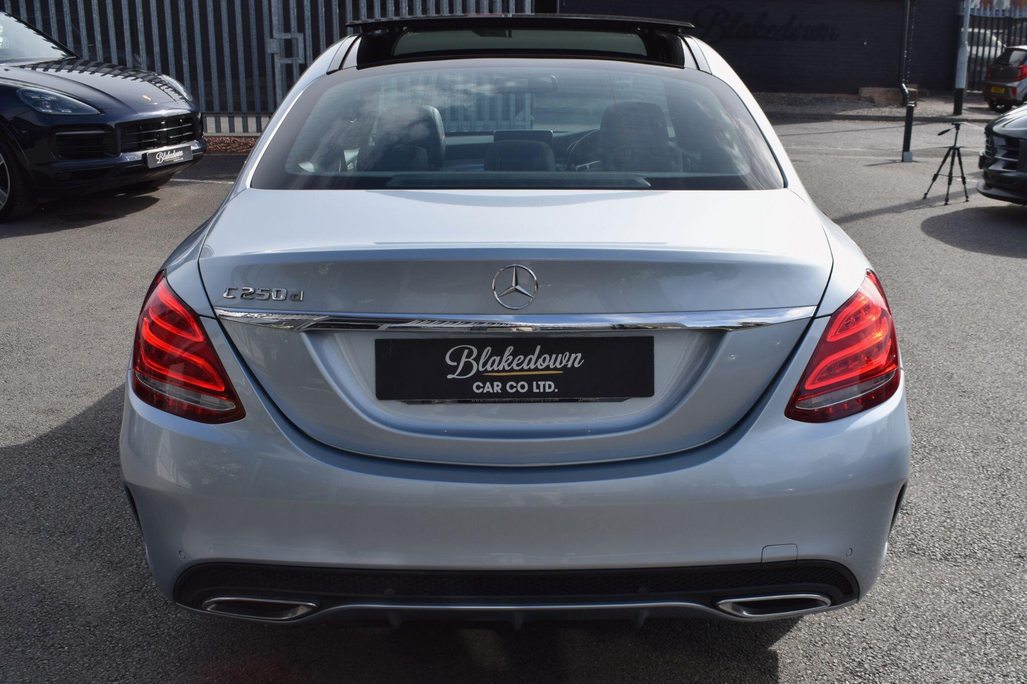 Mercedes-Benz C-Class view 6