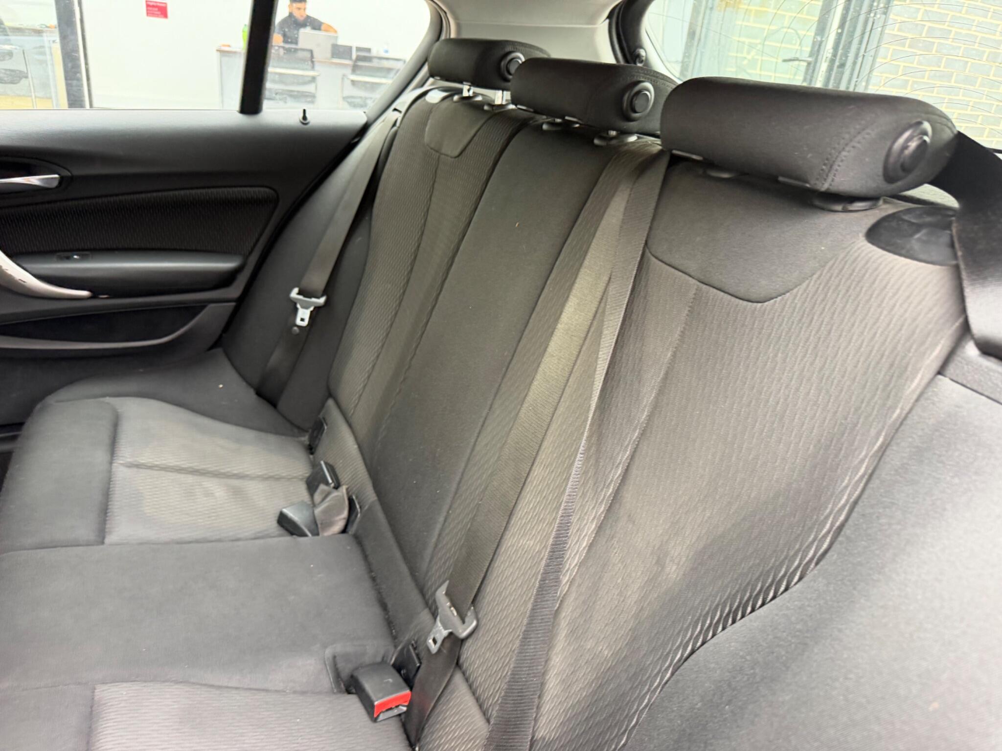 BMW 1 Series view 27