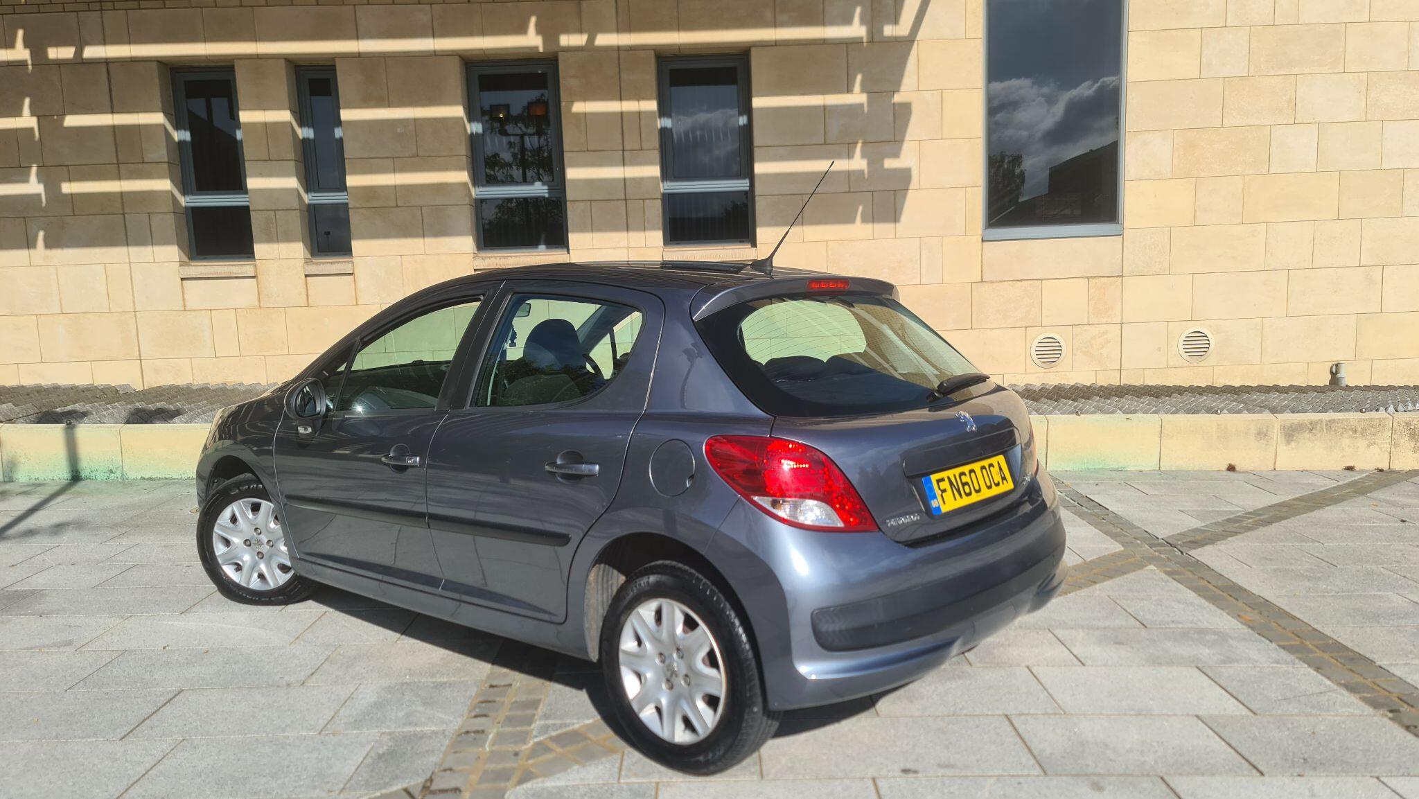 Peugeot 207 view 3