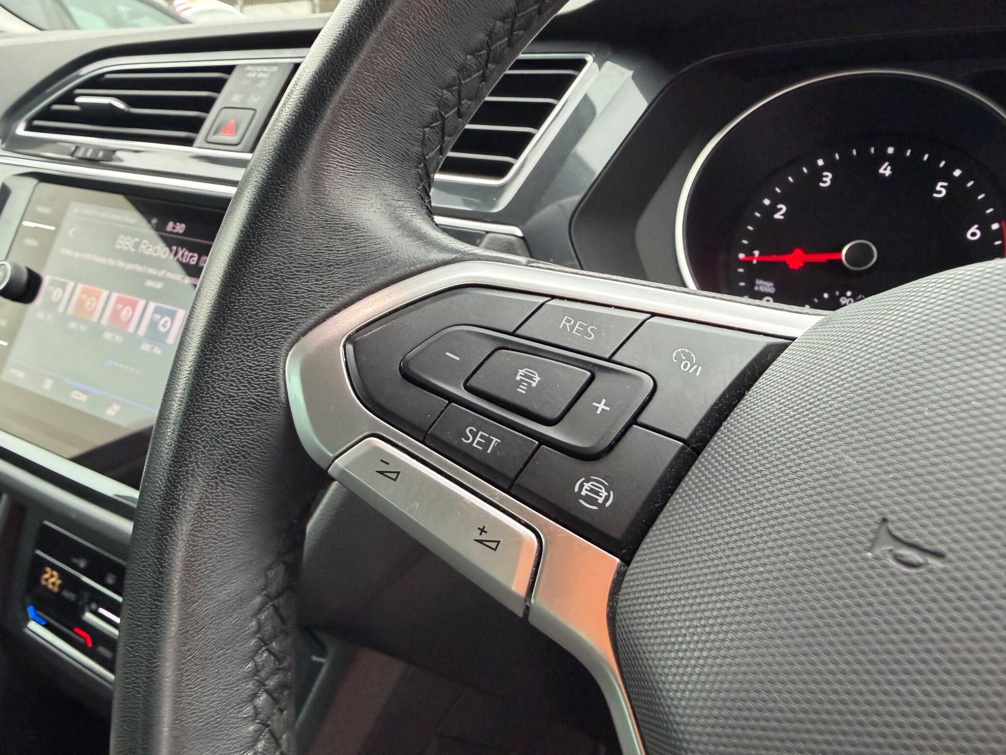 Volkswagen Tiguan view 16