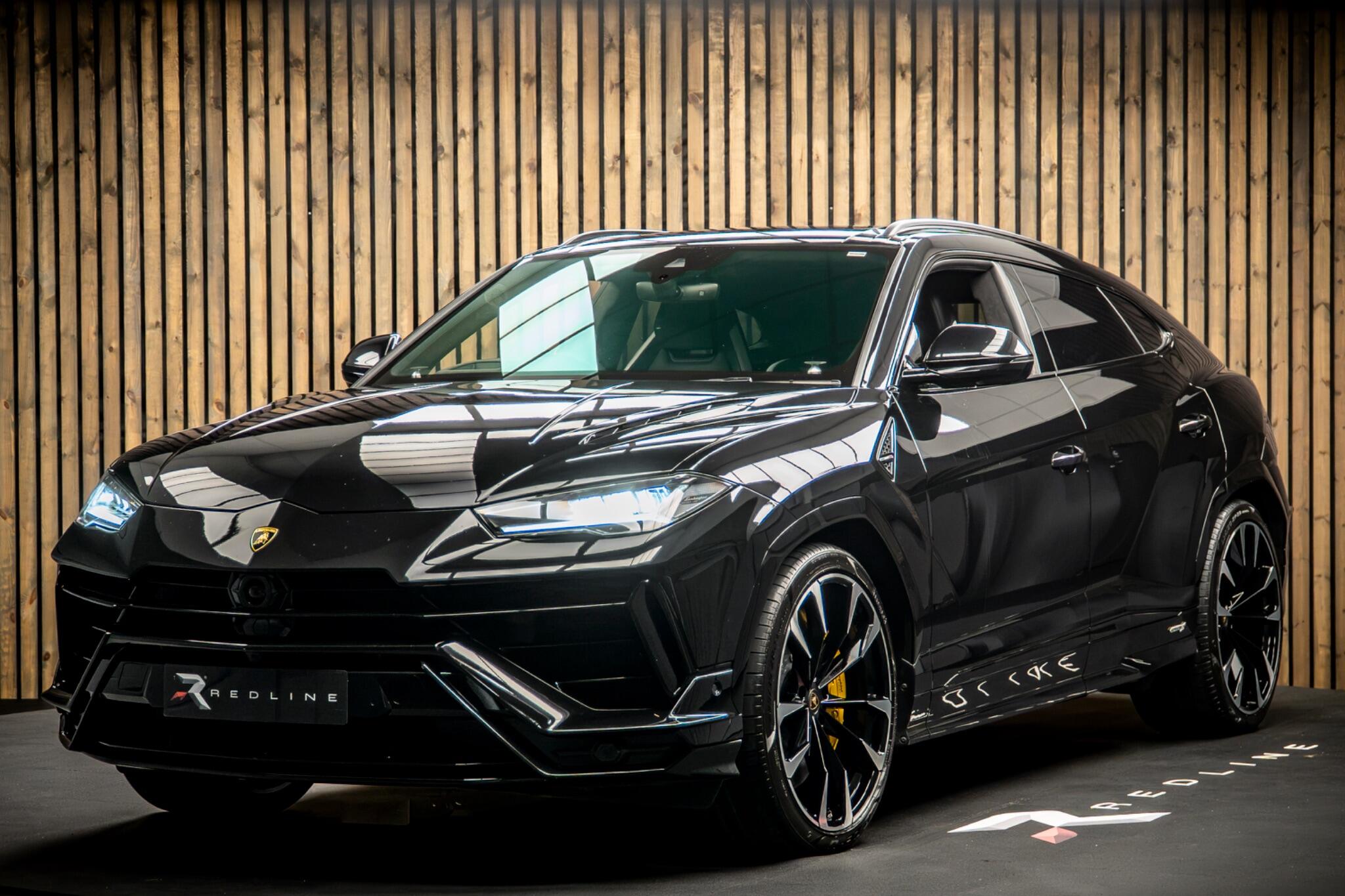 Lamborghini Urus view 8