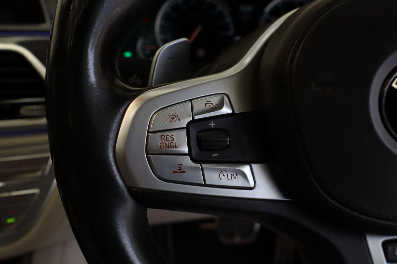 BMW 7 Series view 52