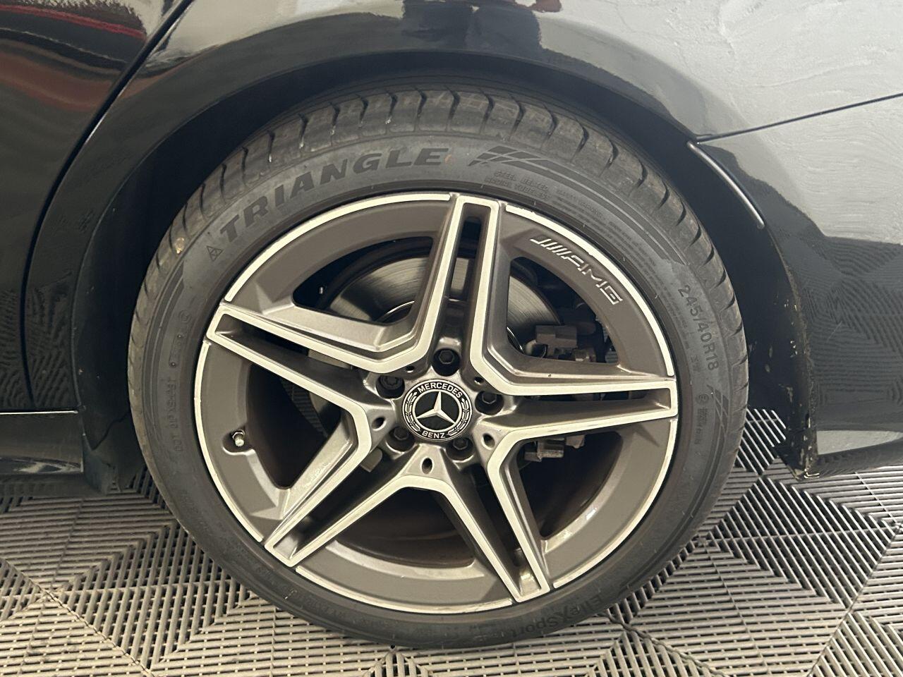 Mercedes-Benz C Class view 26