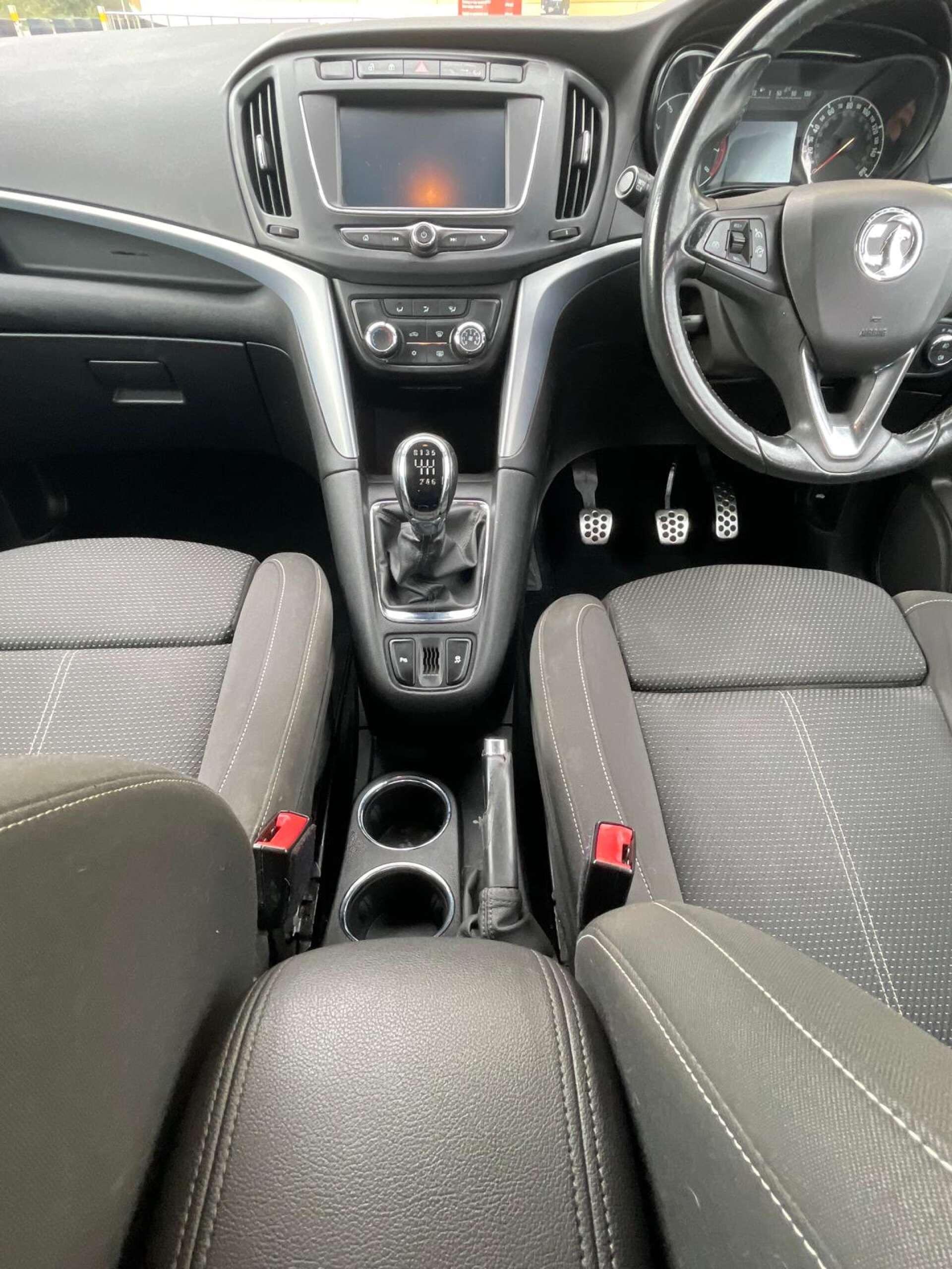 Vauxhall Zafira Tourer view 21