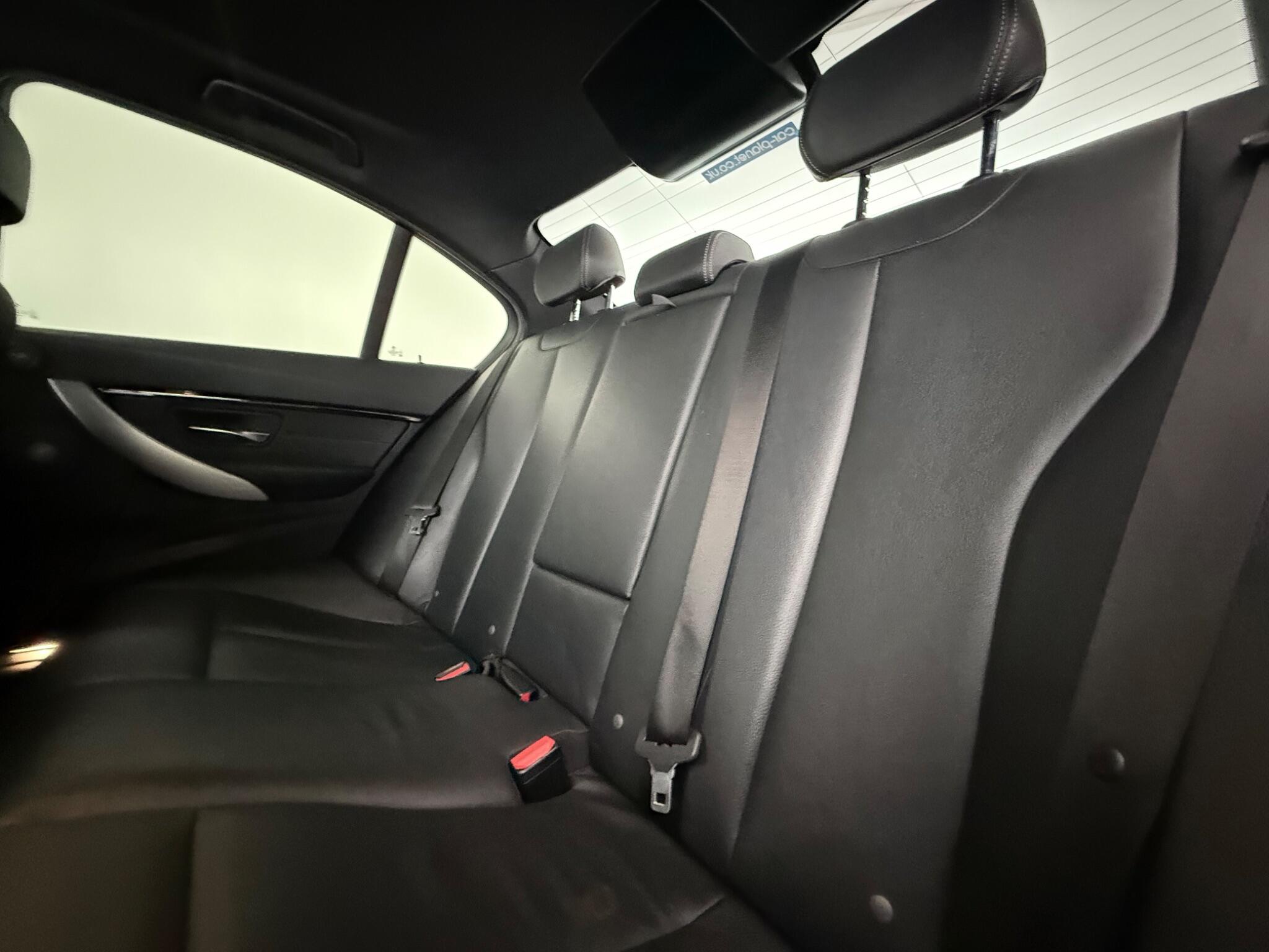 BMW 3 Series view 29