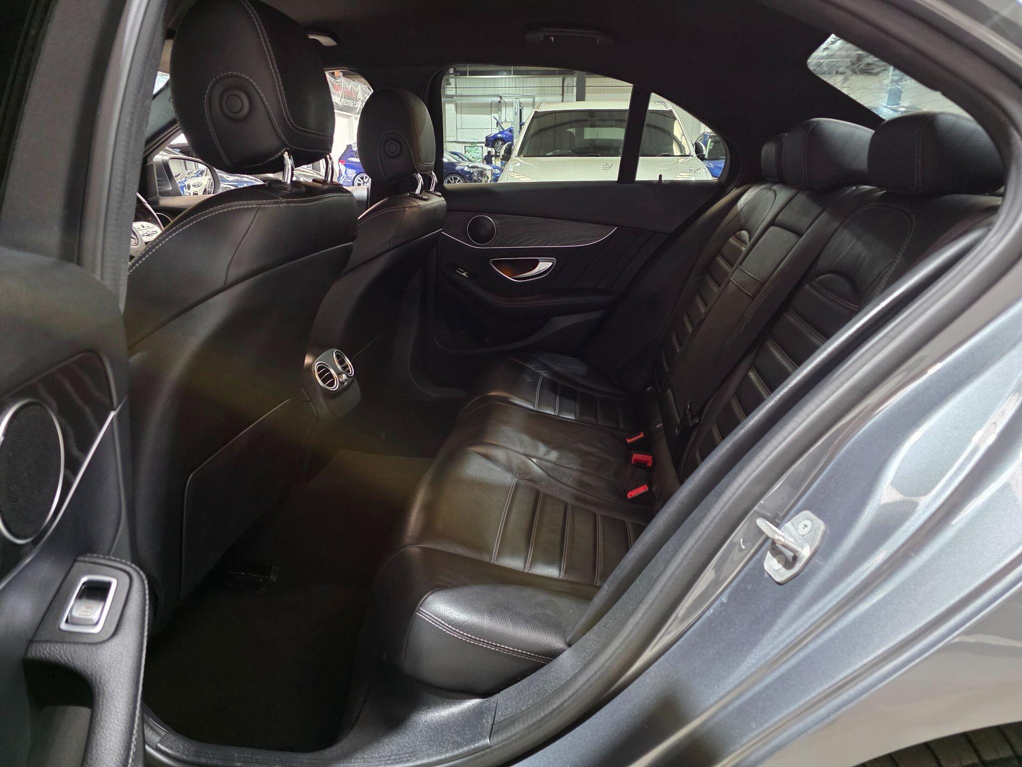 Mercedes-Benz C Class view 27
