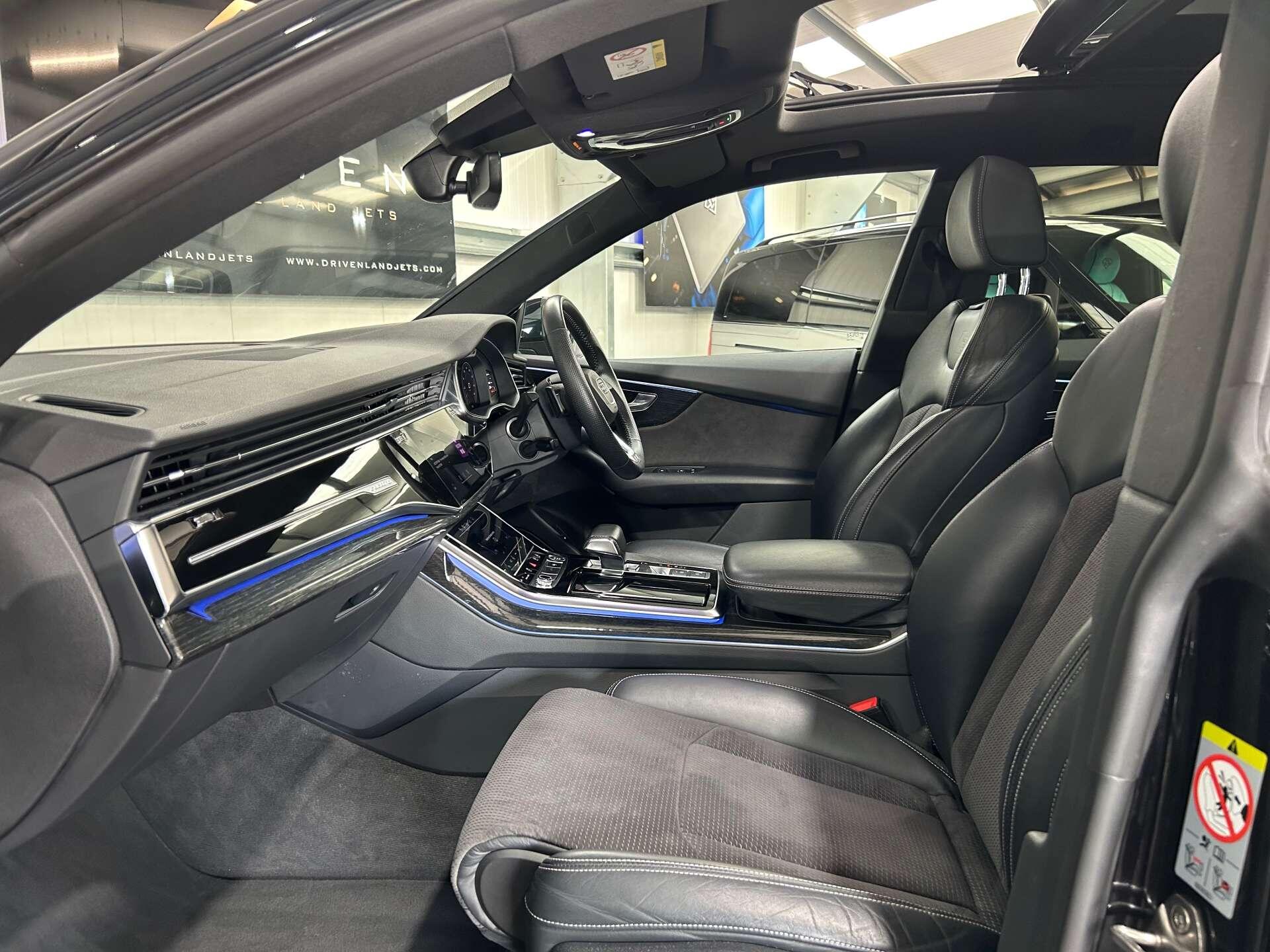 Audi Q8 view 19