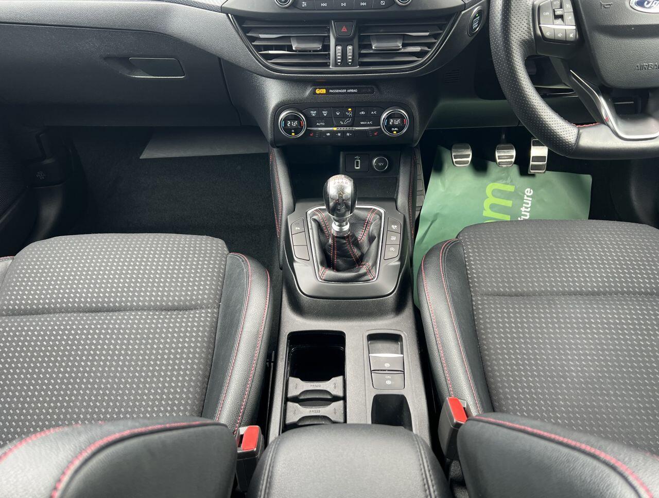 Ford Focus view 28
