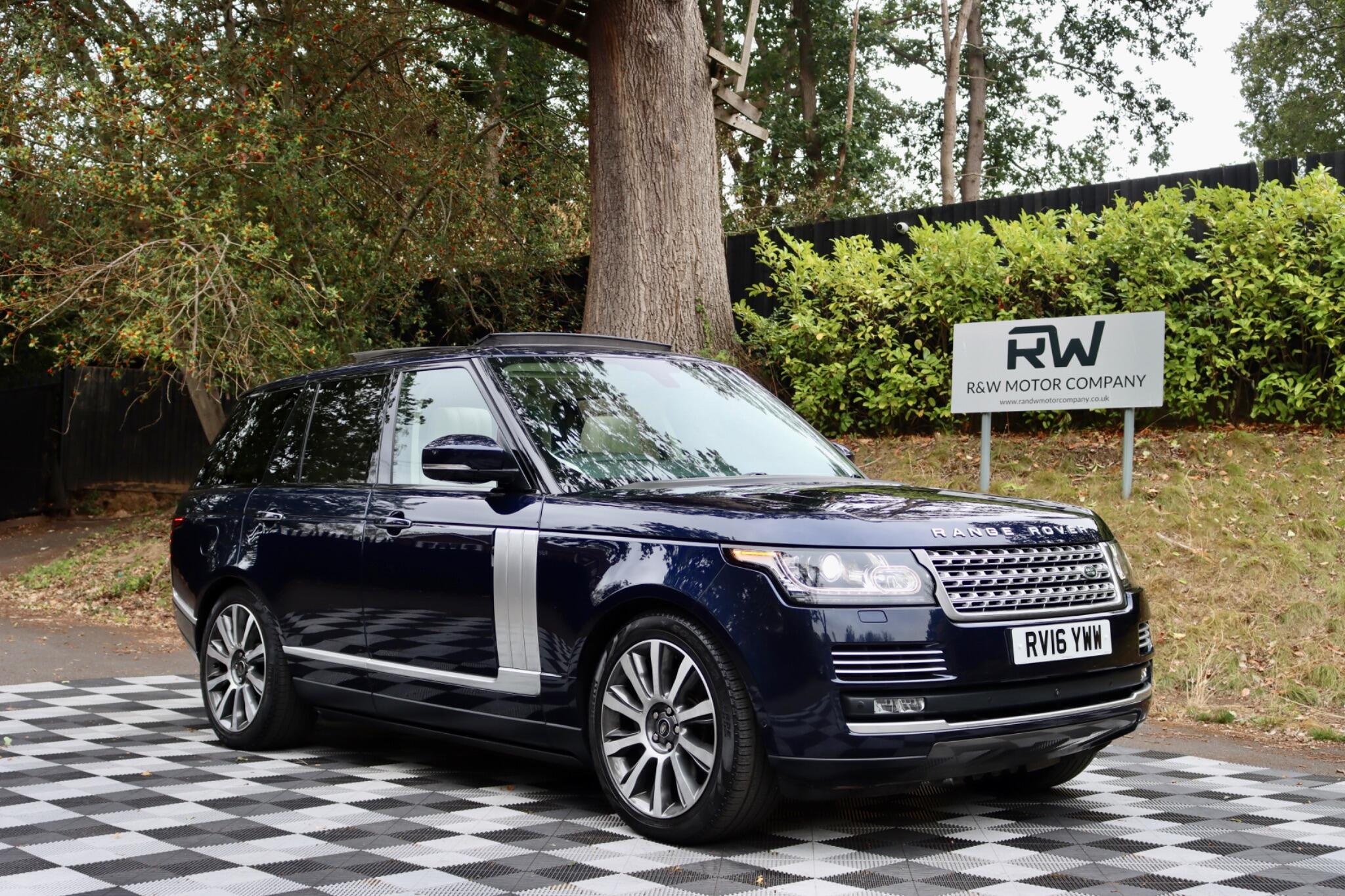 Land Rover Range Rover view 18