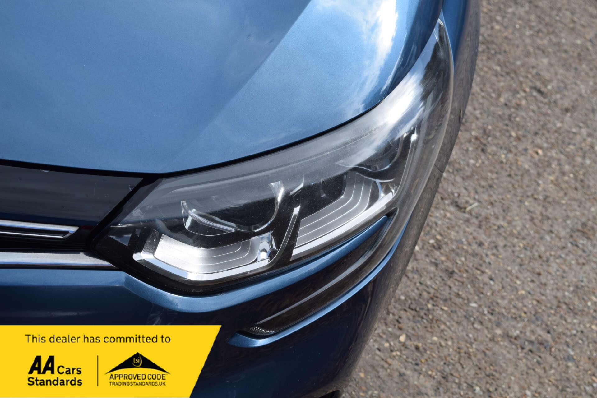 Renault Megane view 12