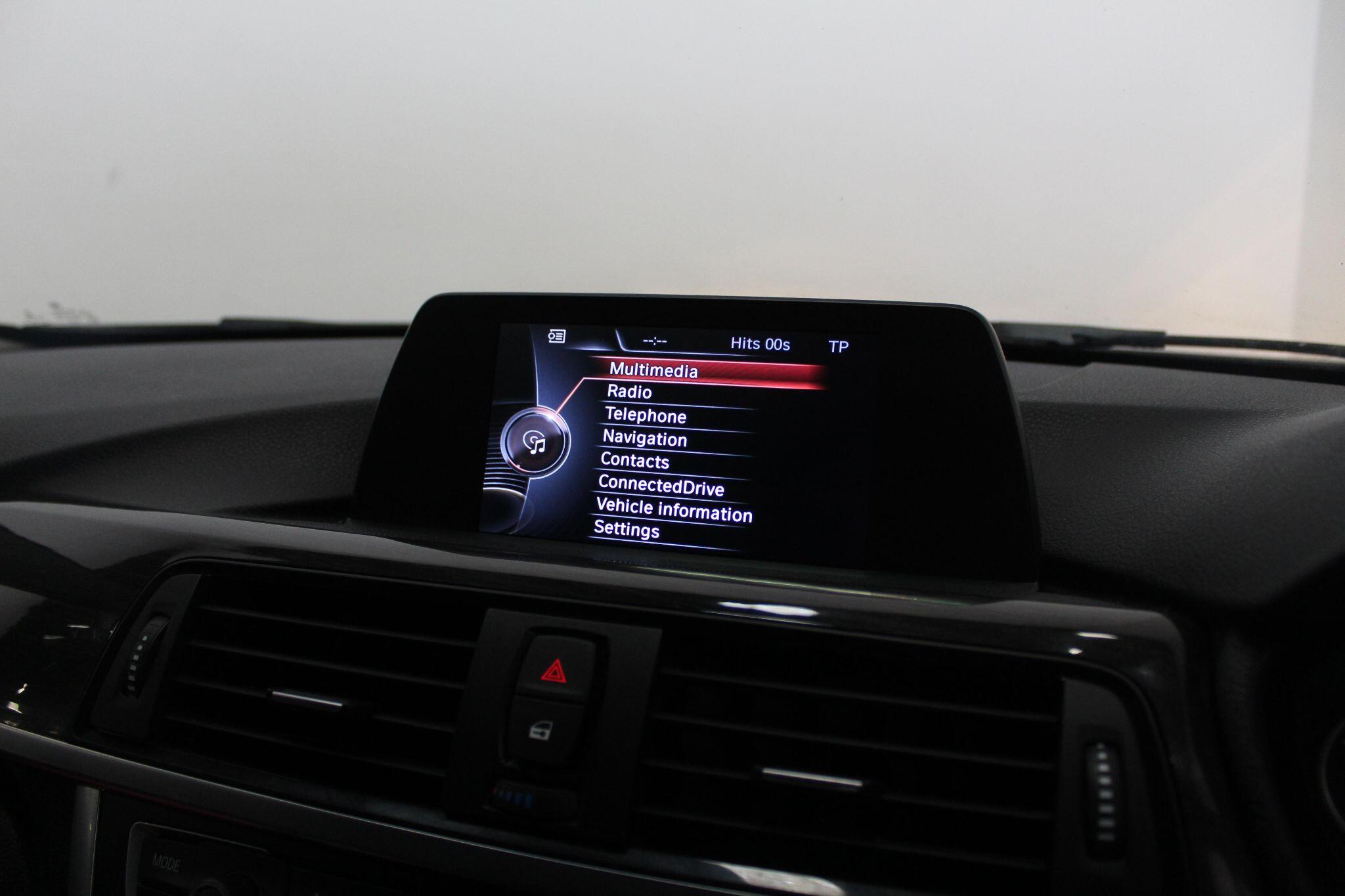 BMW 3 Series view 33