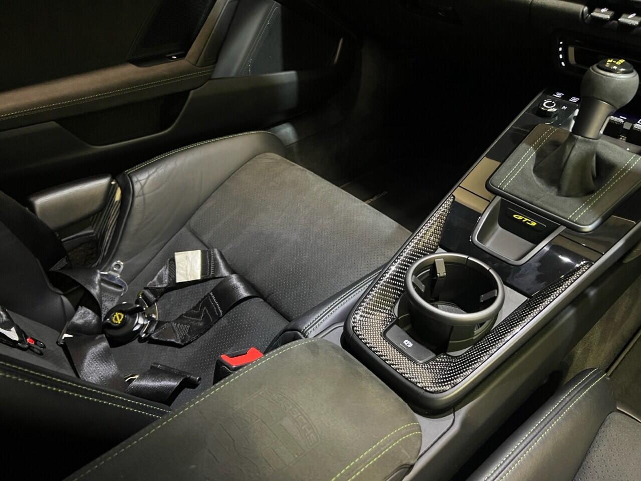 Porsche 911 view 15