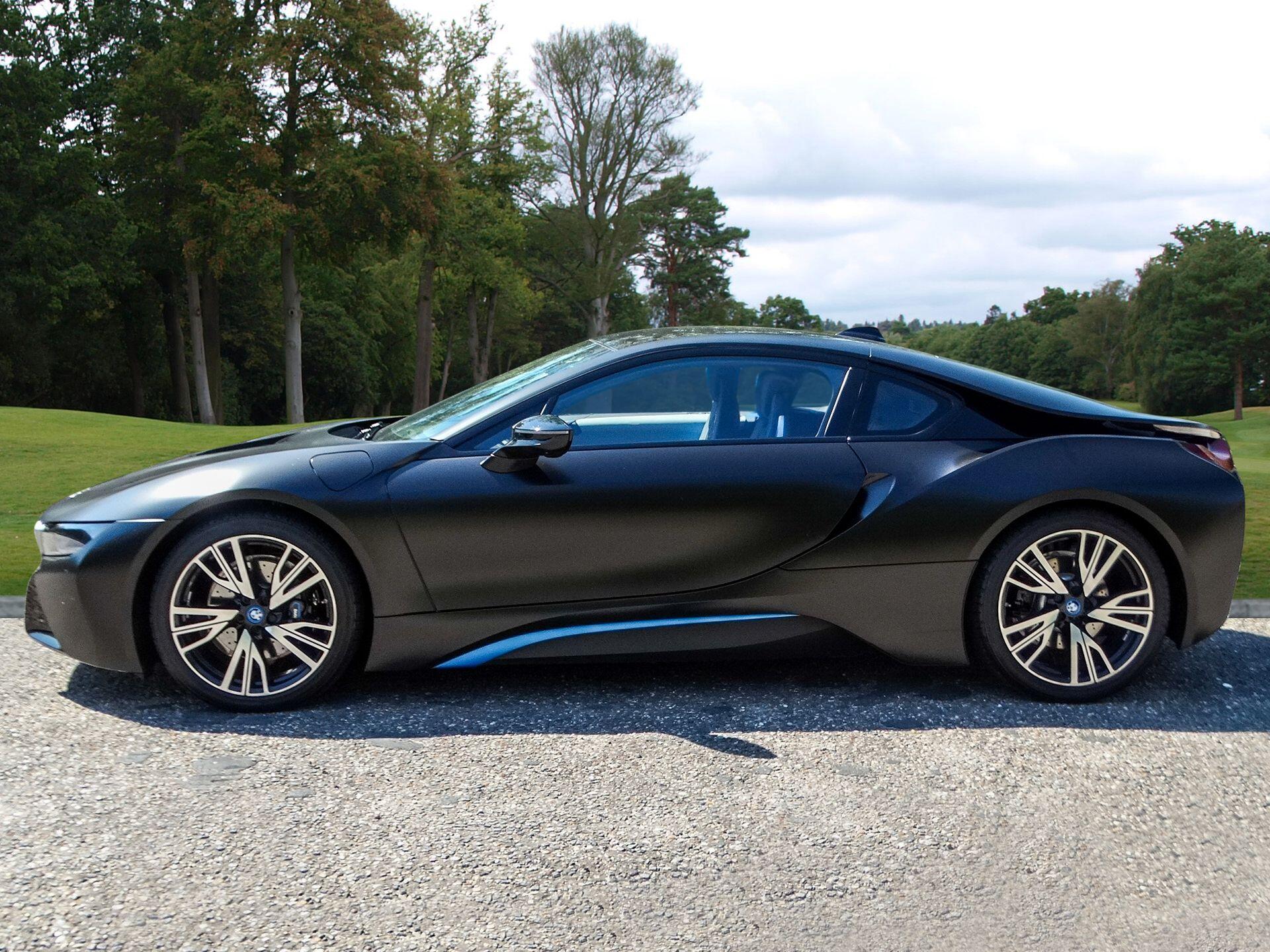 BMW I8 view 4