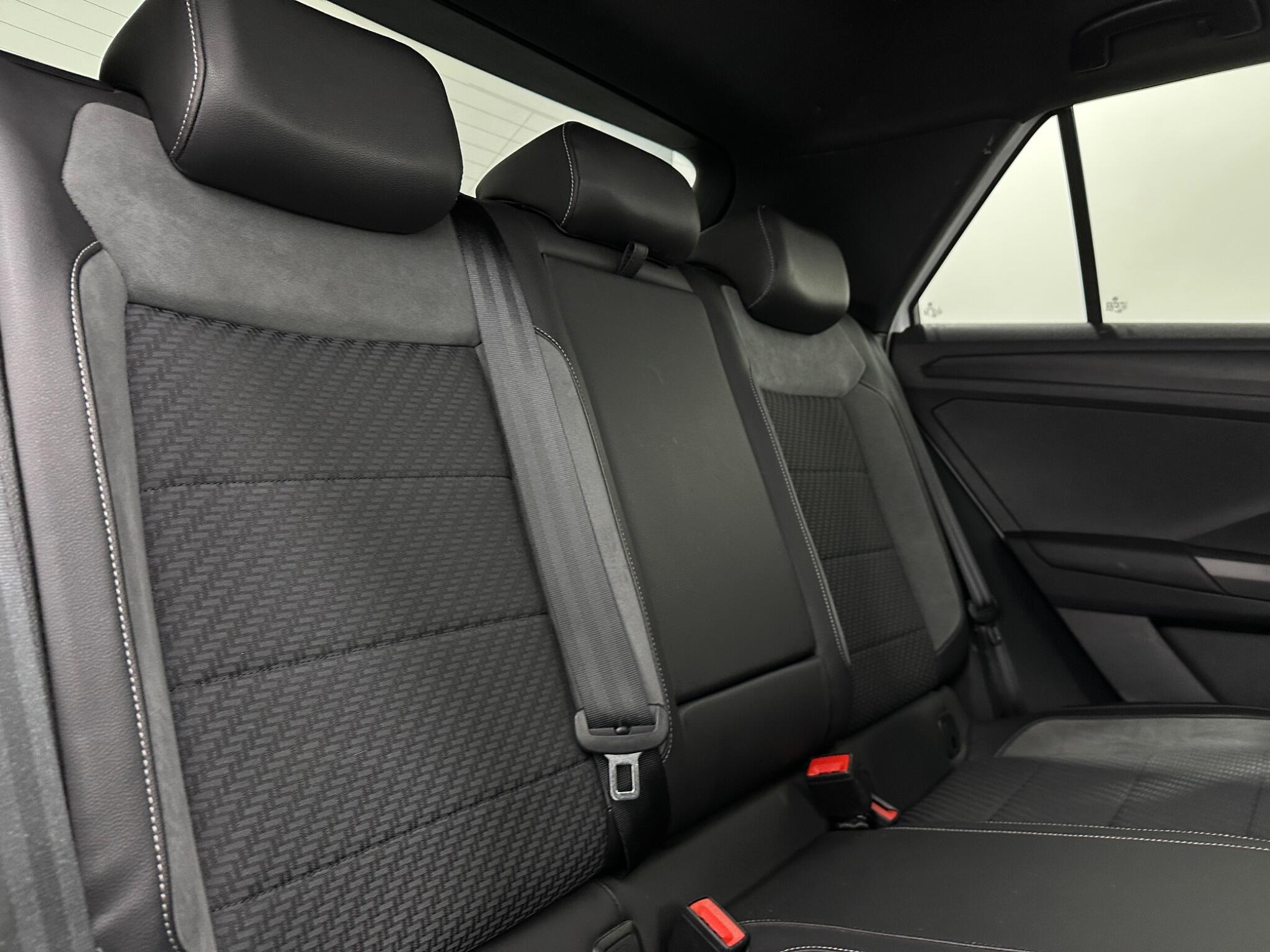 Volkswagen T-Roc view 42