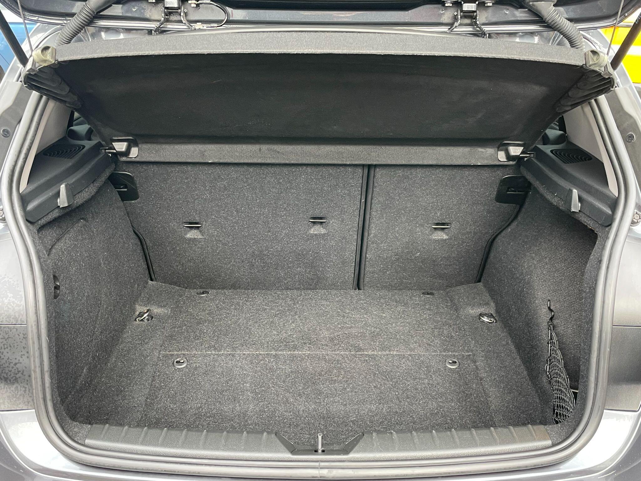 BMW 1 Series view 19
