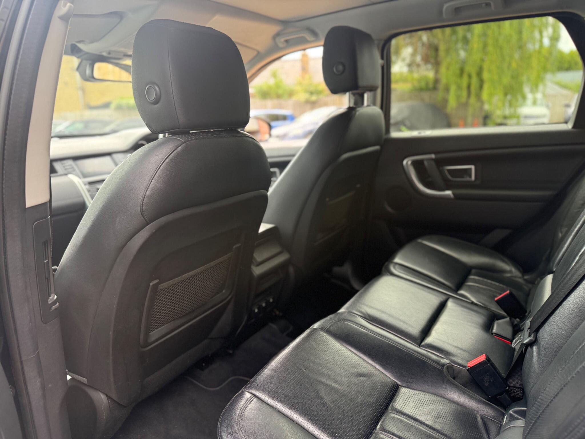 Land Rover Discovery Sport view 23