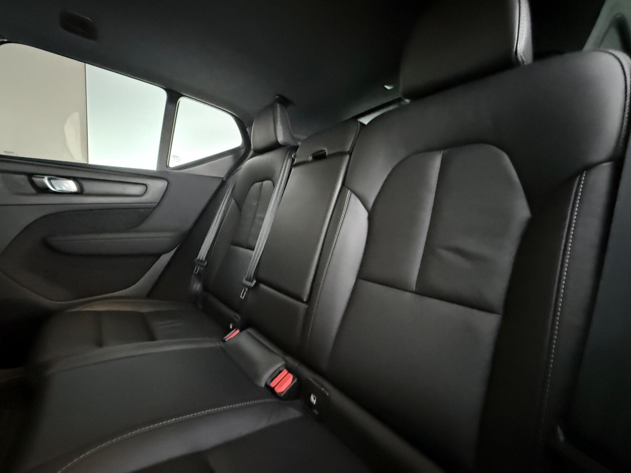 Volvo XC40 view 26