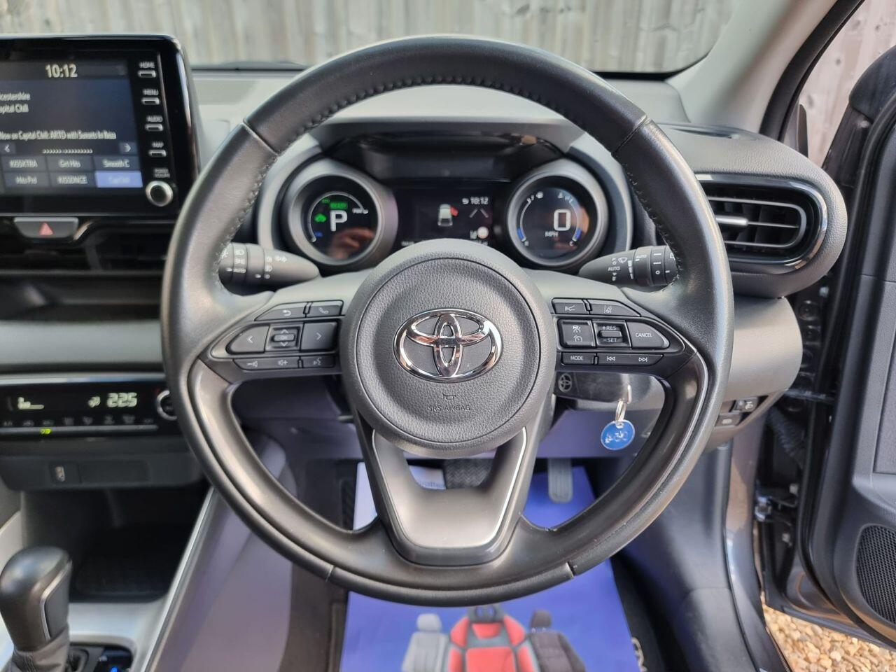 Toyota Yaris view 12