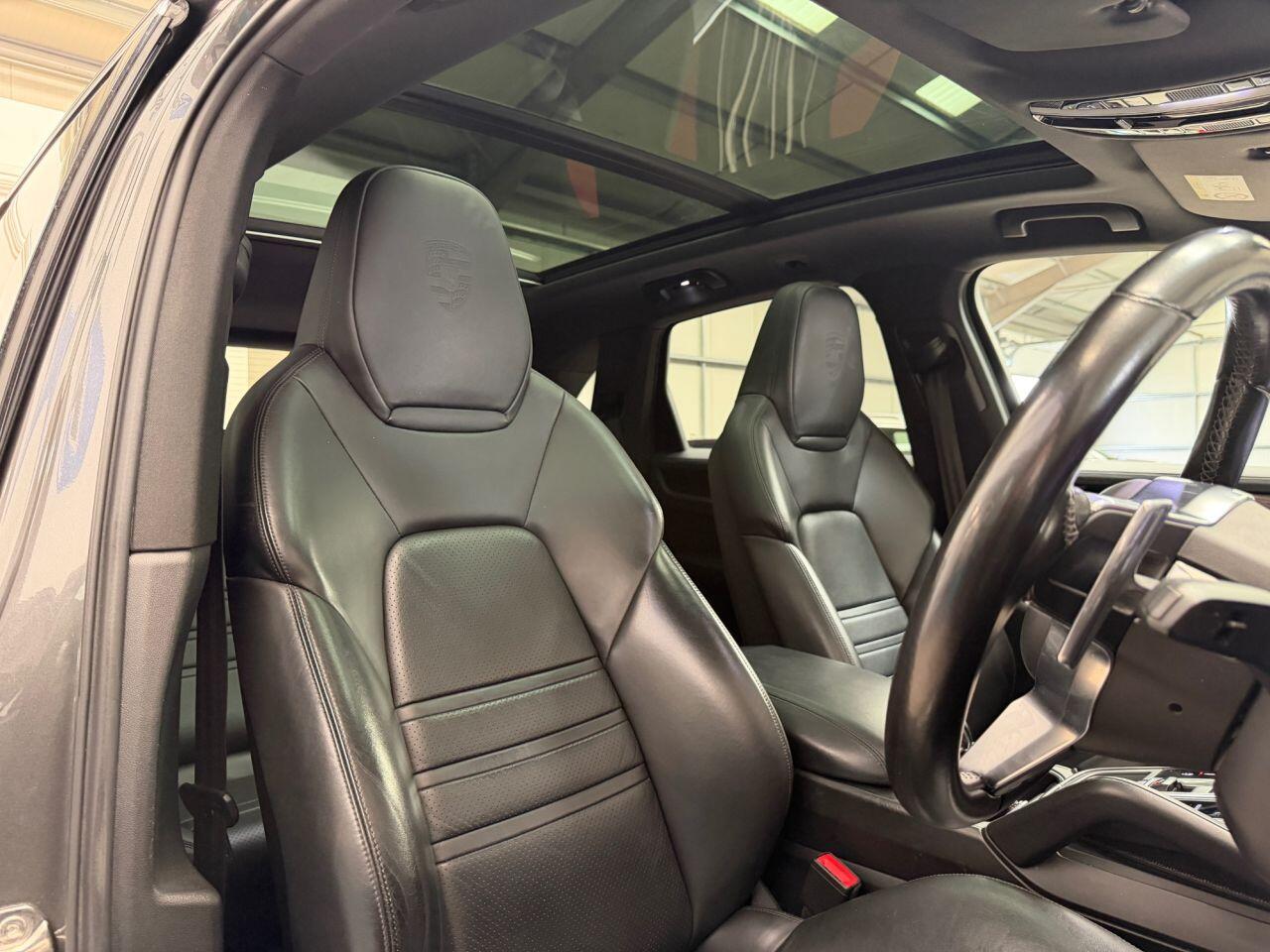 Porsche Cayenne view 4