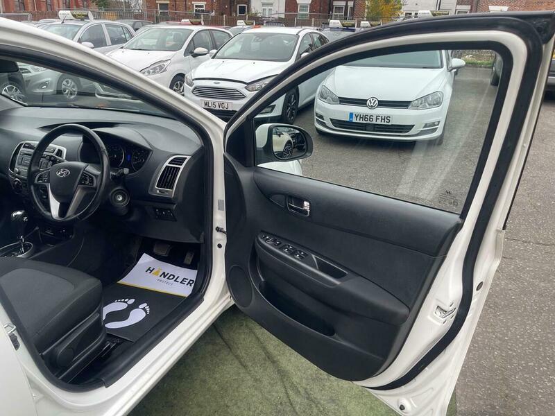 2012 Hyundai i20 image 16