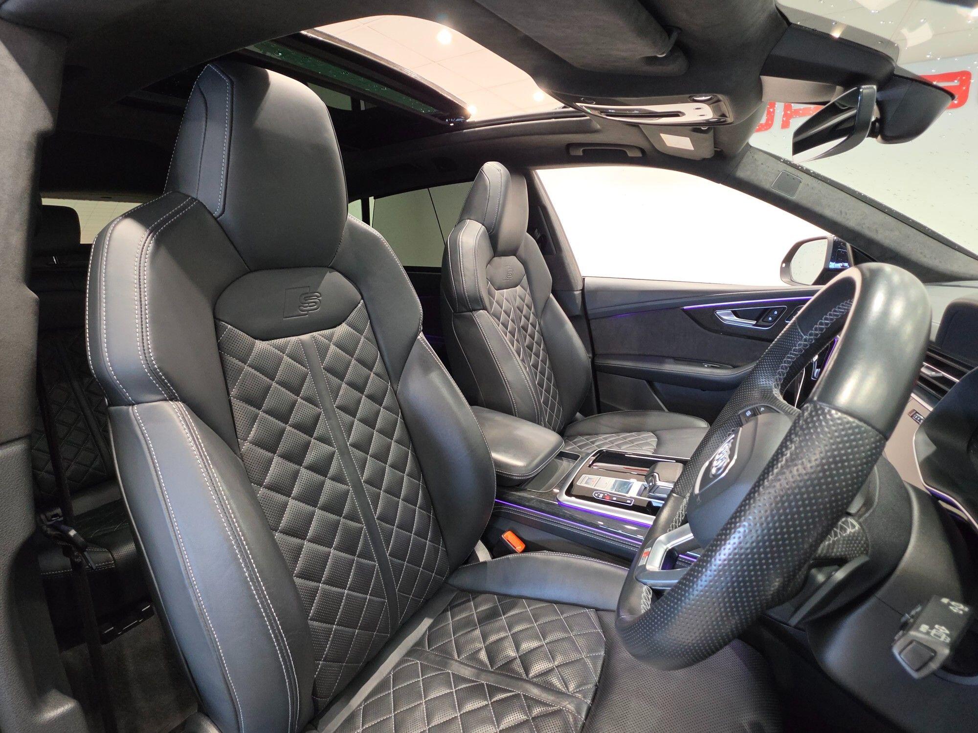 Audi Q8 view 19