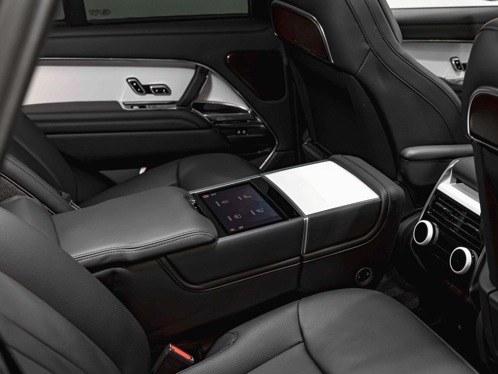 Land Rover Range Rover view 34