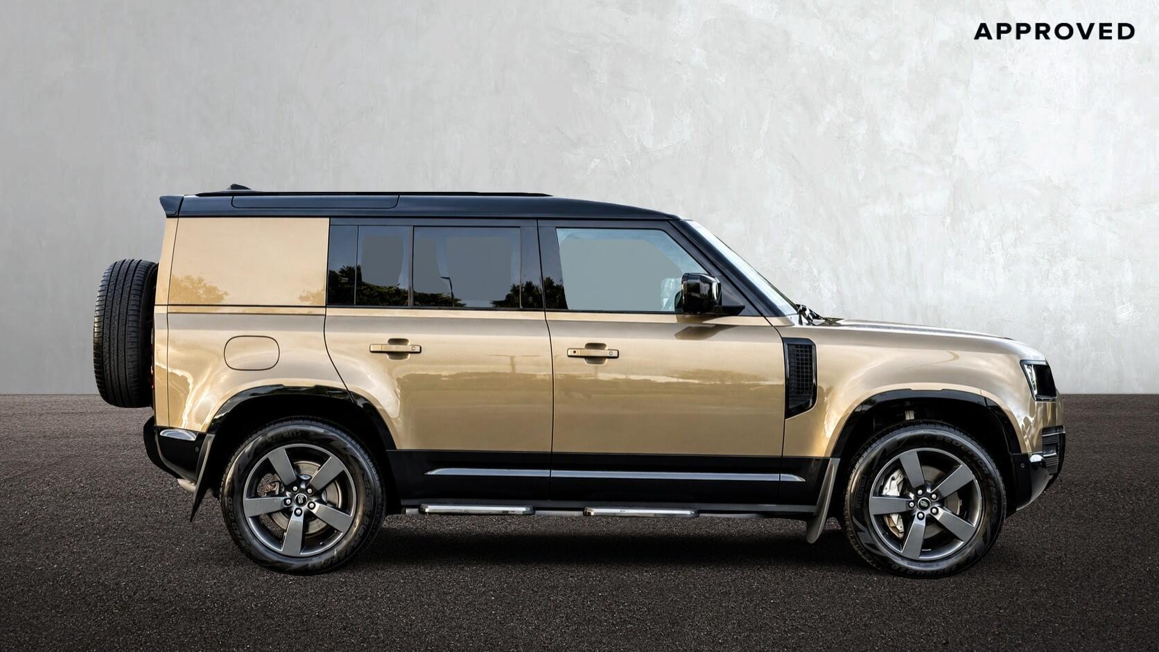 Land Rover Defender view 4