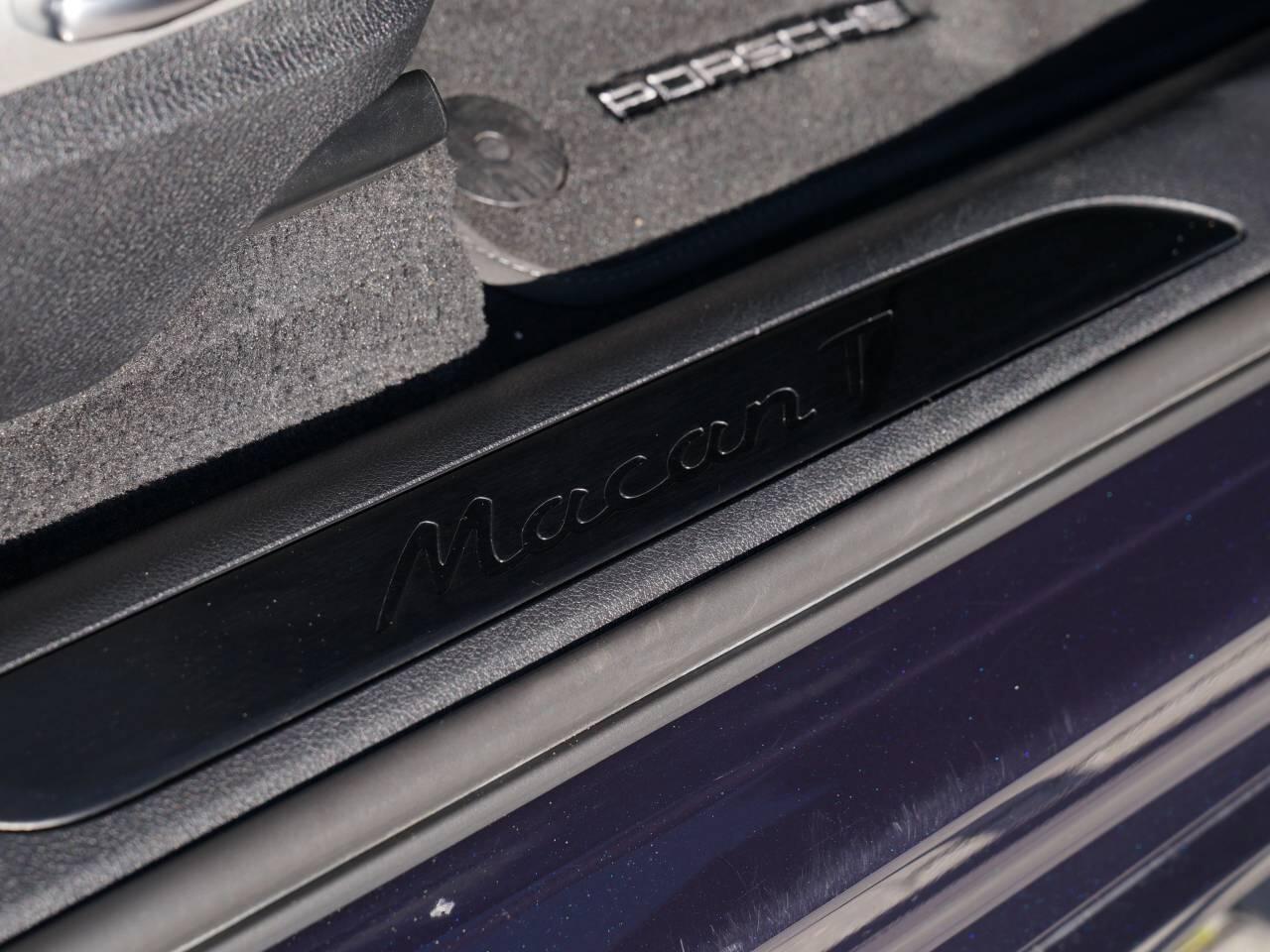 Porsche Macan view 24