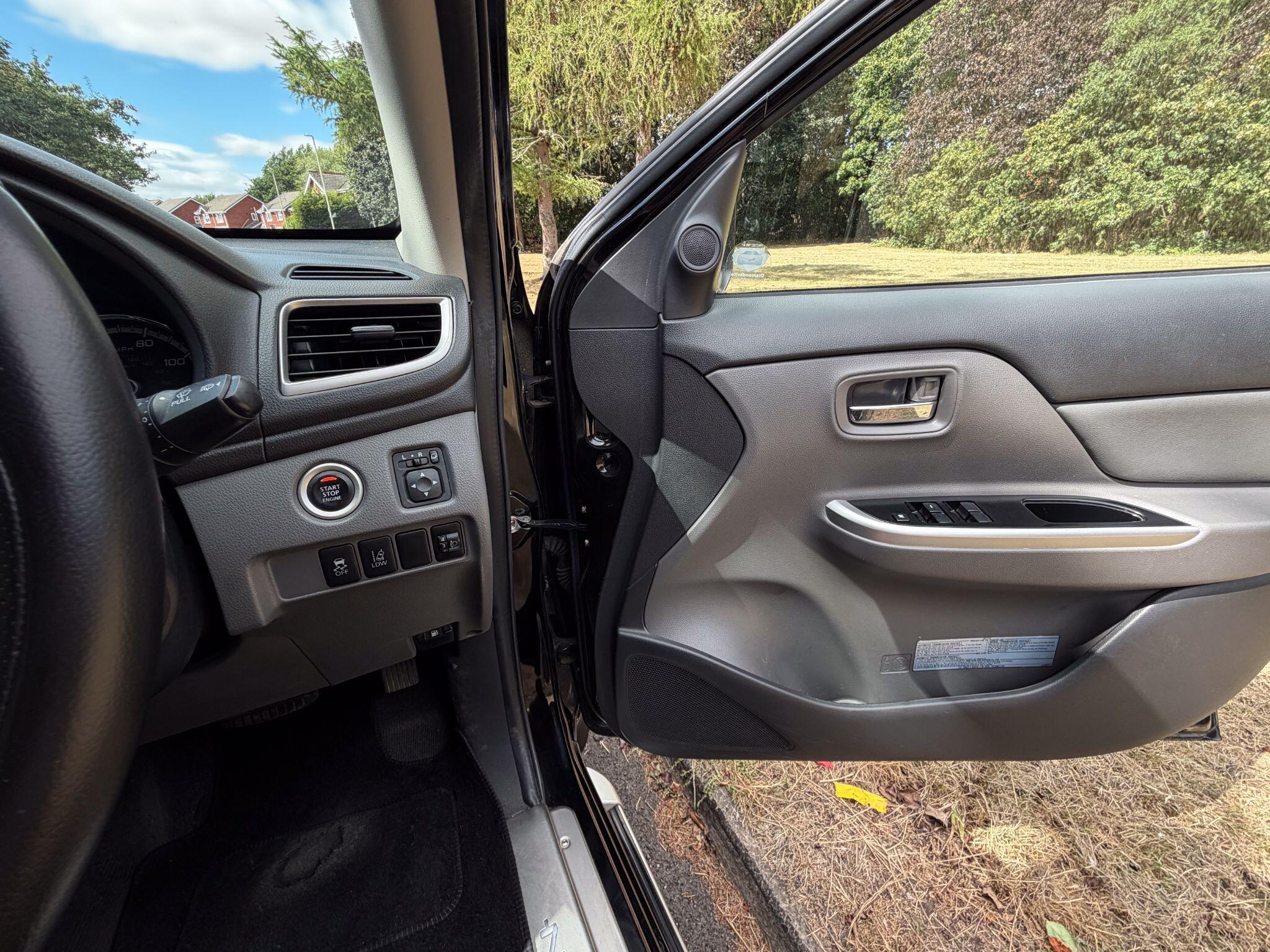 Mitsubishi L200 view 14