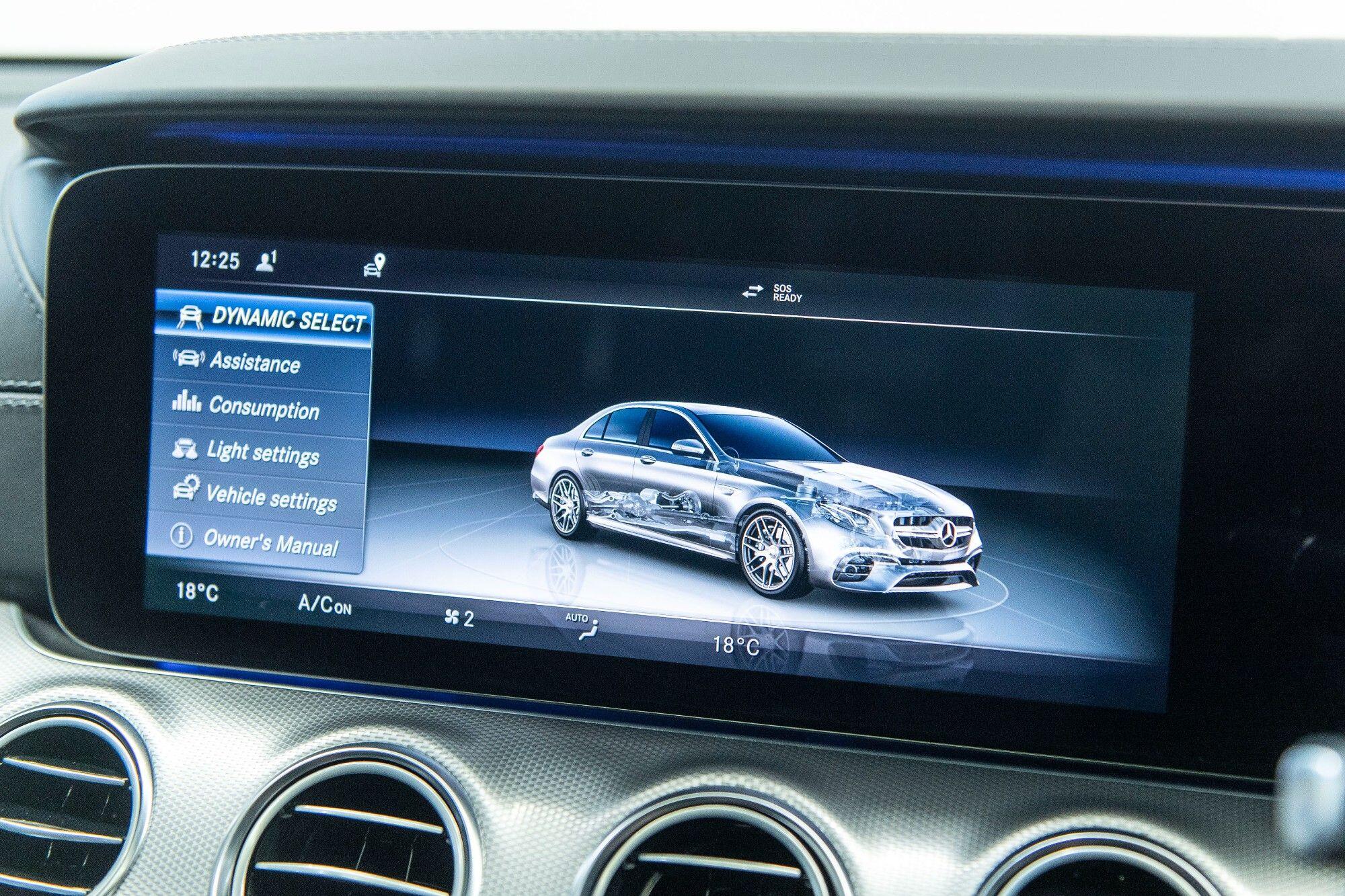 Mercedes-Benz E Class view 24