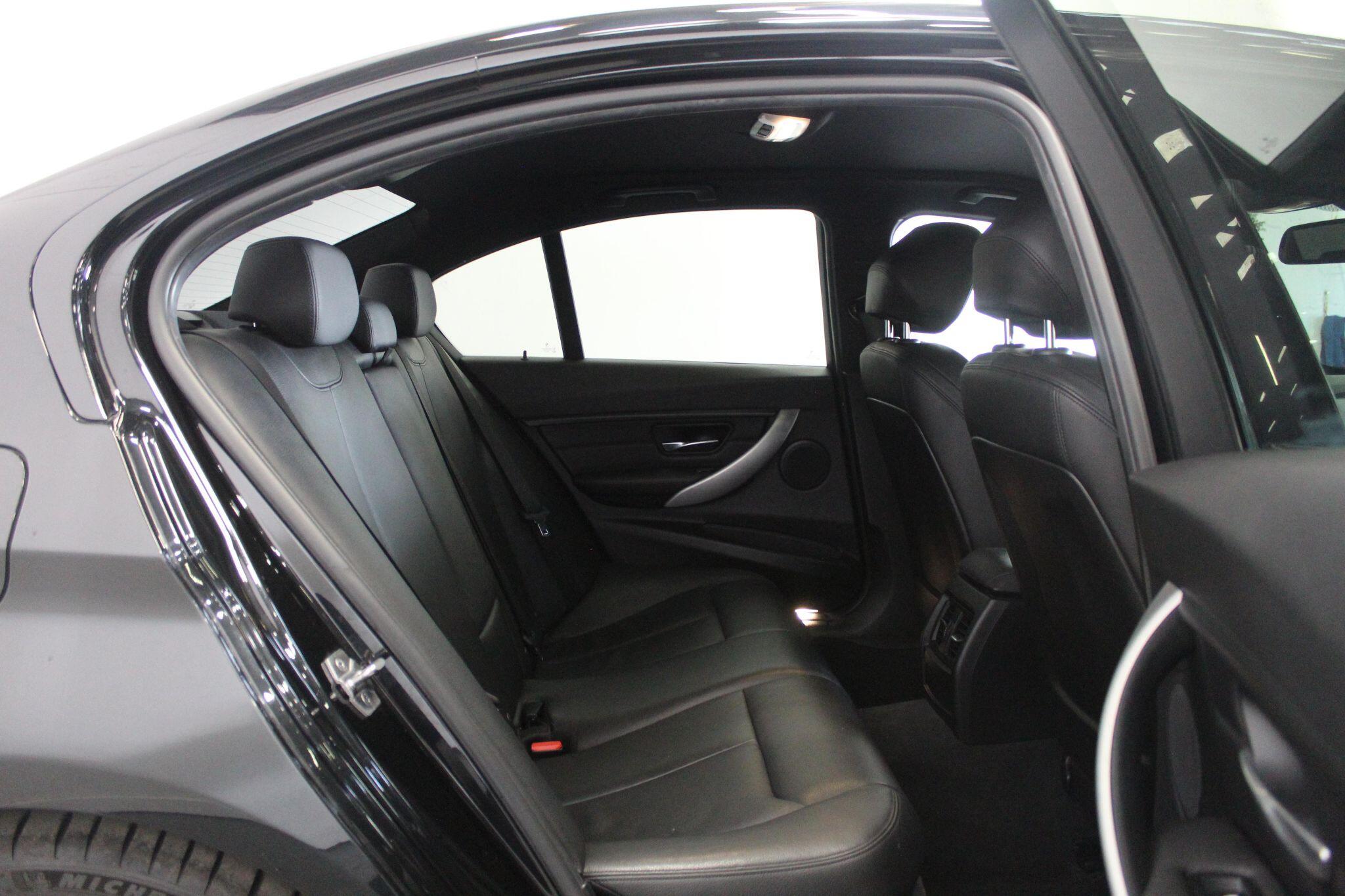 BMW 3 Series view 51