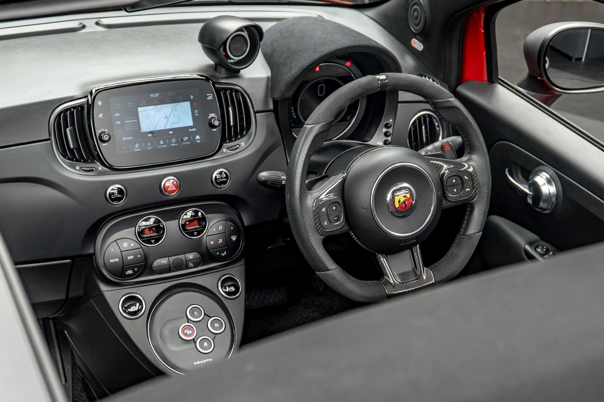 Abarth 695C view 41