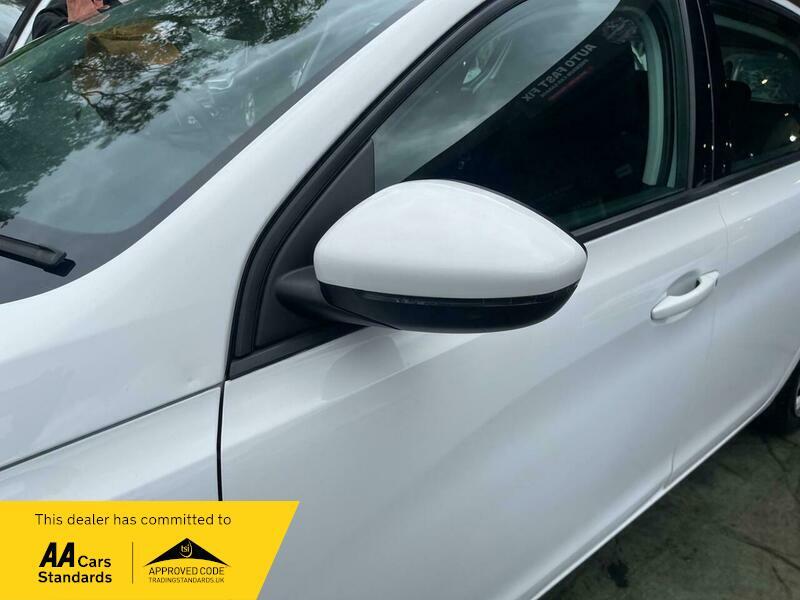 2017 Peugeot 308 1.2 PureTech Access Euro 6 (s/s) 5dr • 57,445 miles image 59