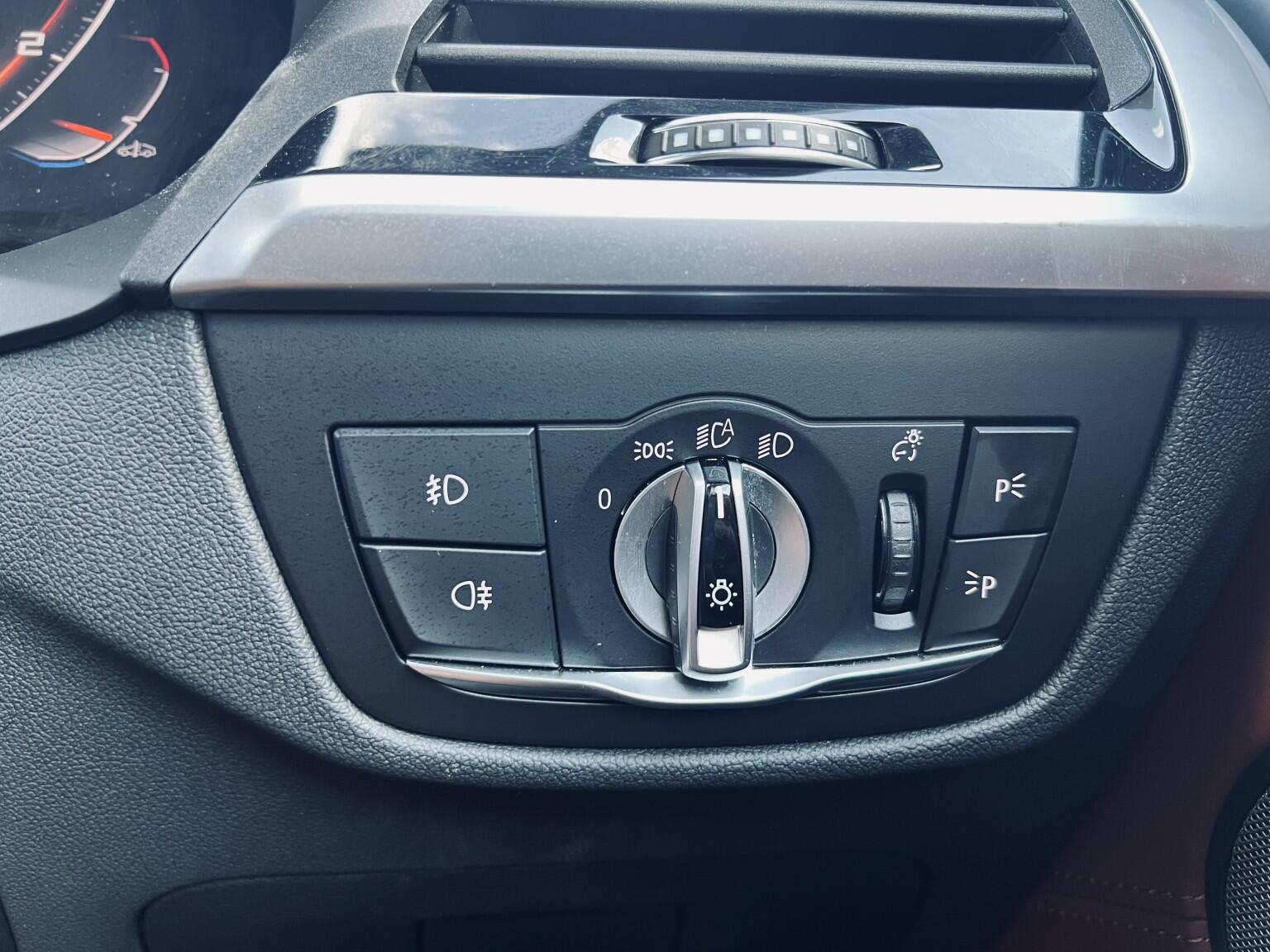 BMW X3 view 34
