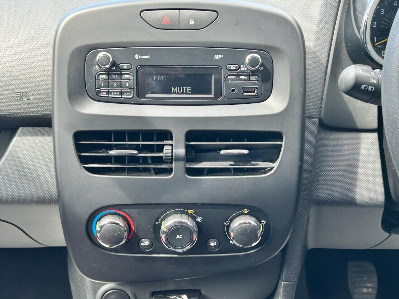Renault Clio view 29