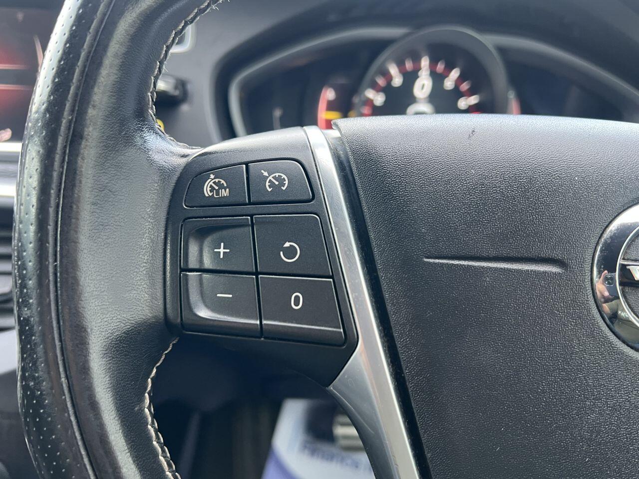 Volvo V40 view 46