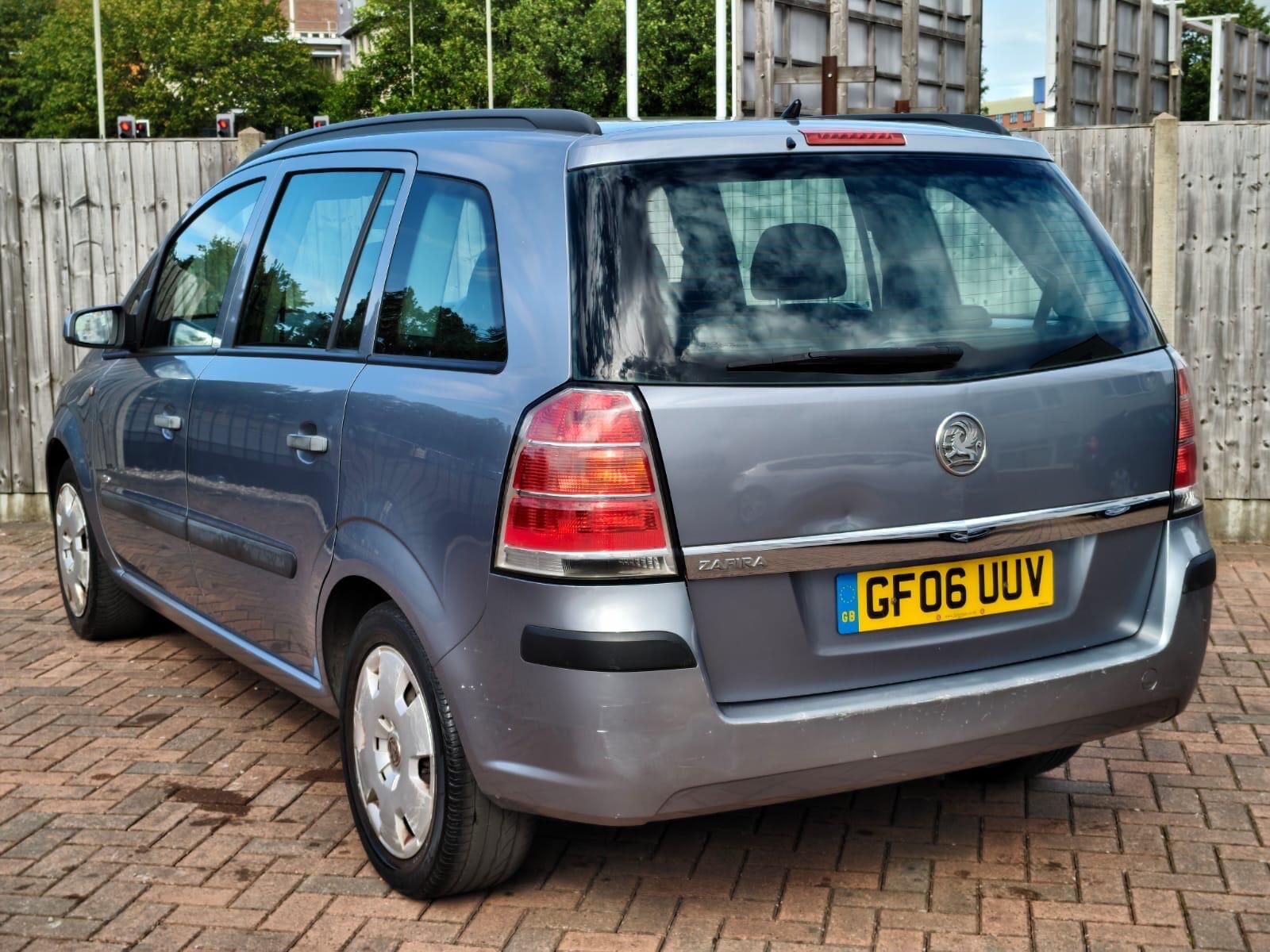 Vauxhall Zafira view 6