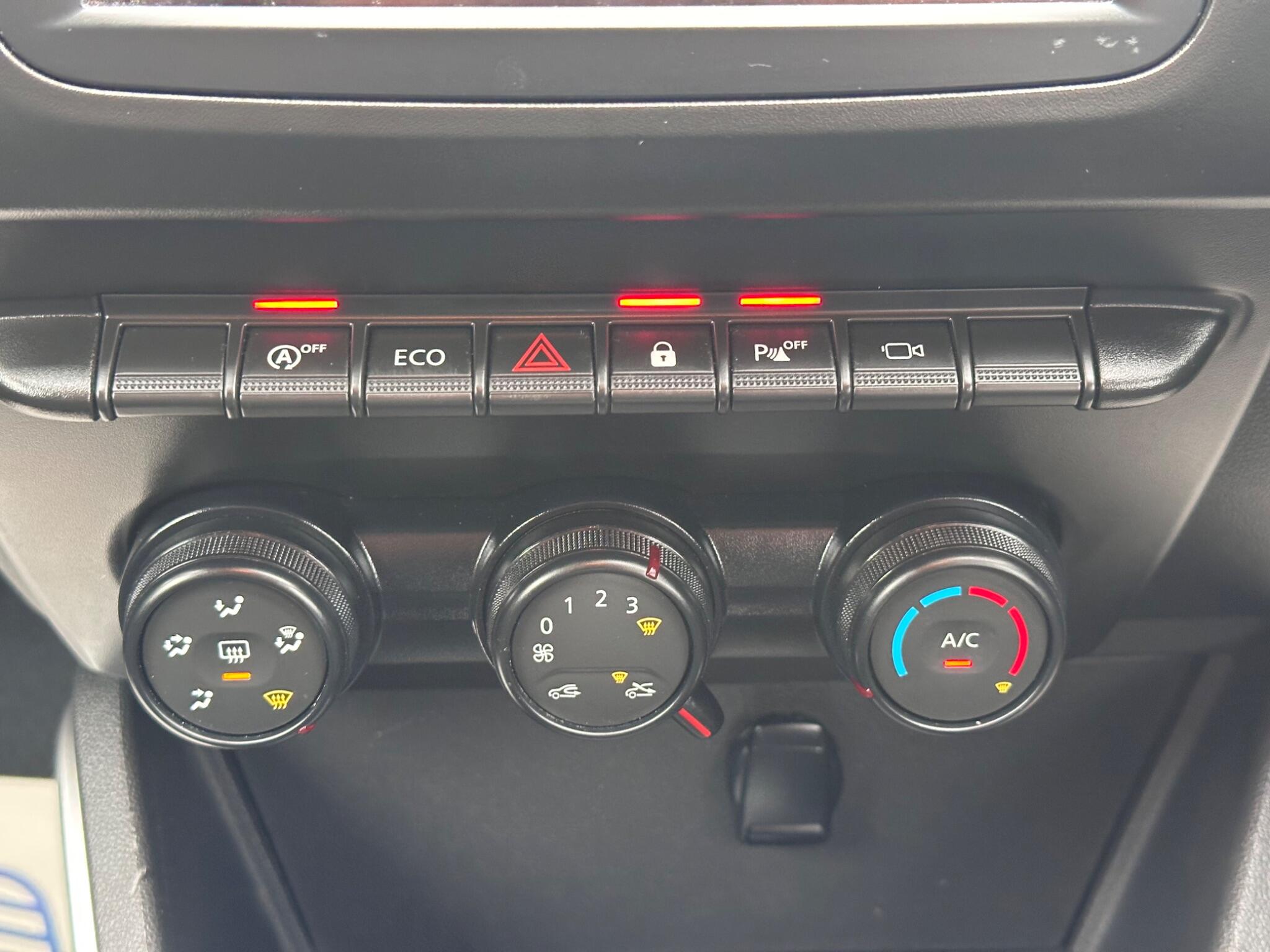 Dacia Duster view 38