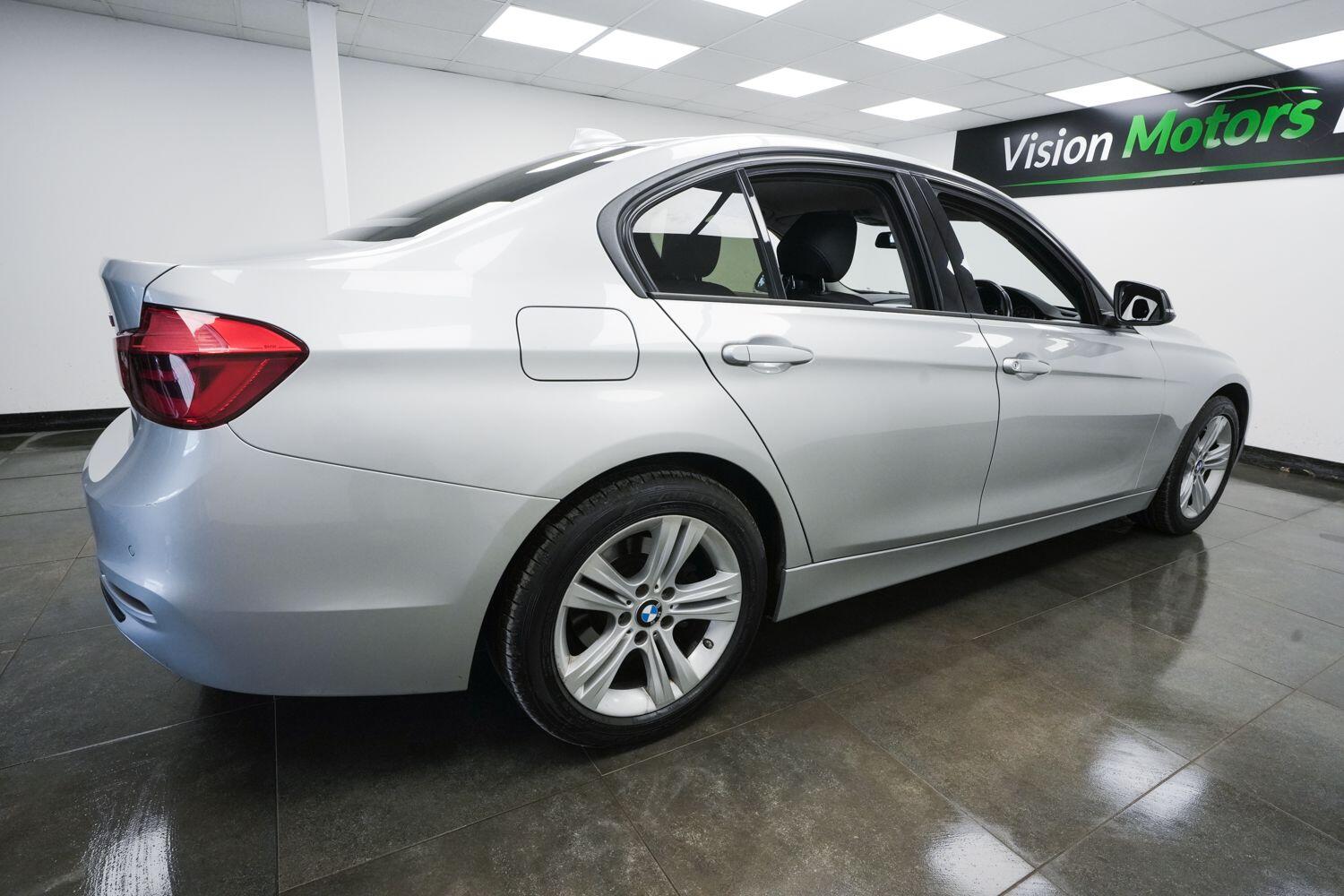 BMW 3 Series view 3