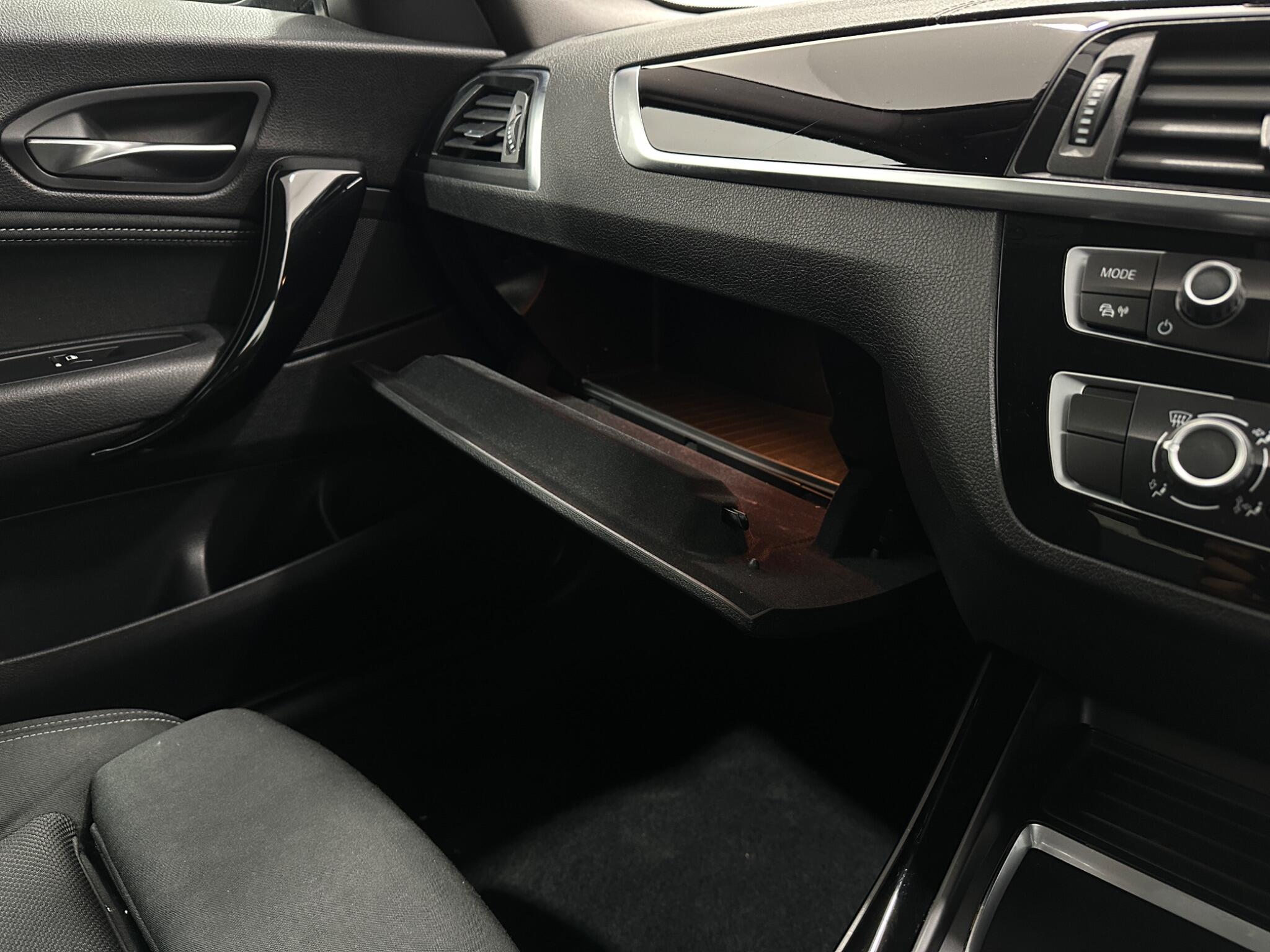 BMW 2 Series view 27