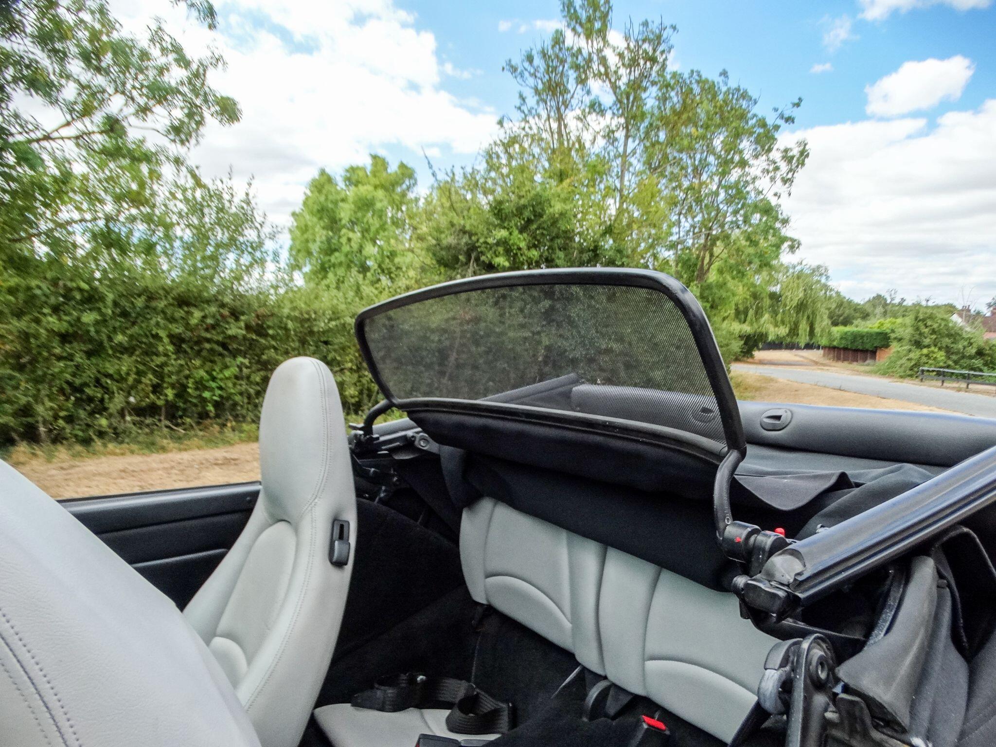 Porsche 911 view 12