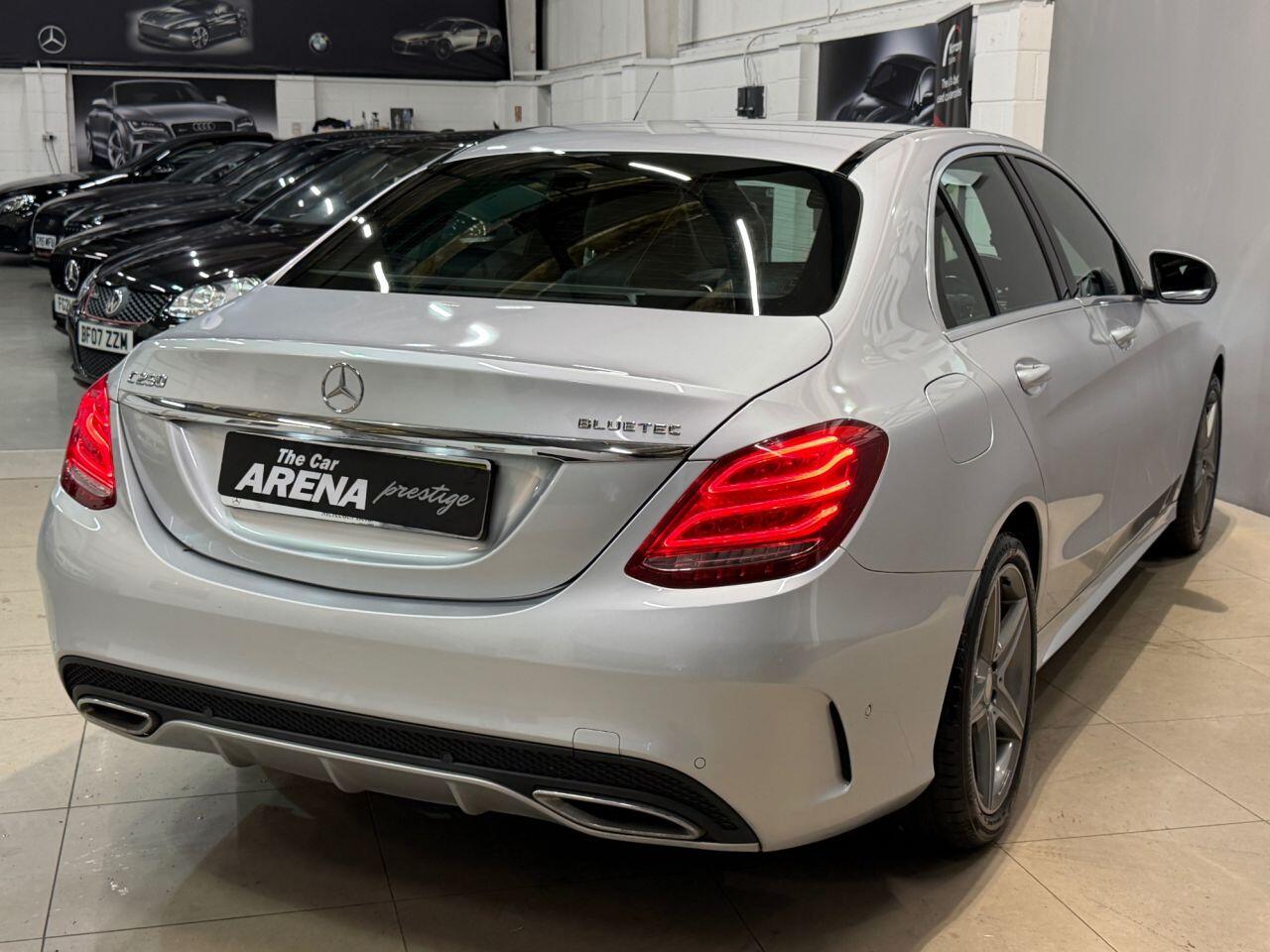 Mercedes-Benz C Class view 12