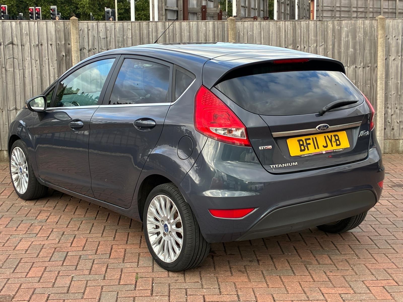 Ford Fiesta view 6